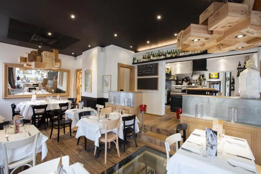 Restaurant/places to eat in Hôtel et Spa La Villa K - Basel Airport