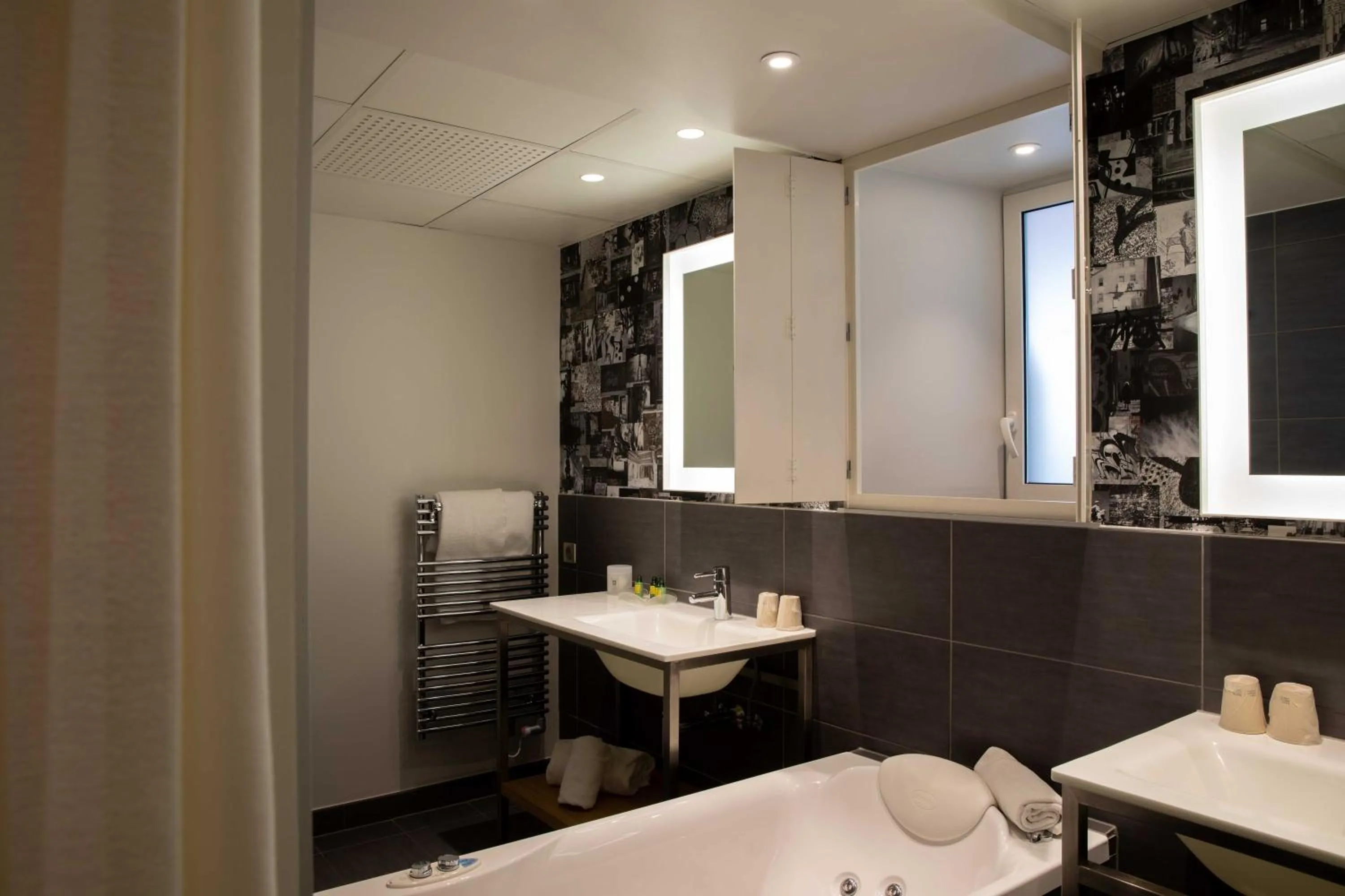 Bathroom in Hôtel et Spa La Villa K - Basel Airport