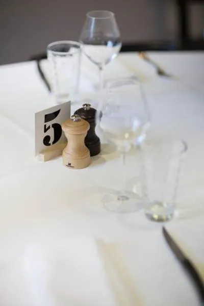 Restaurant/places to eat in Hôtel et Spa La Villa K - Basel Airport