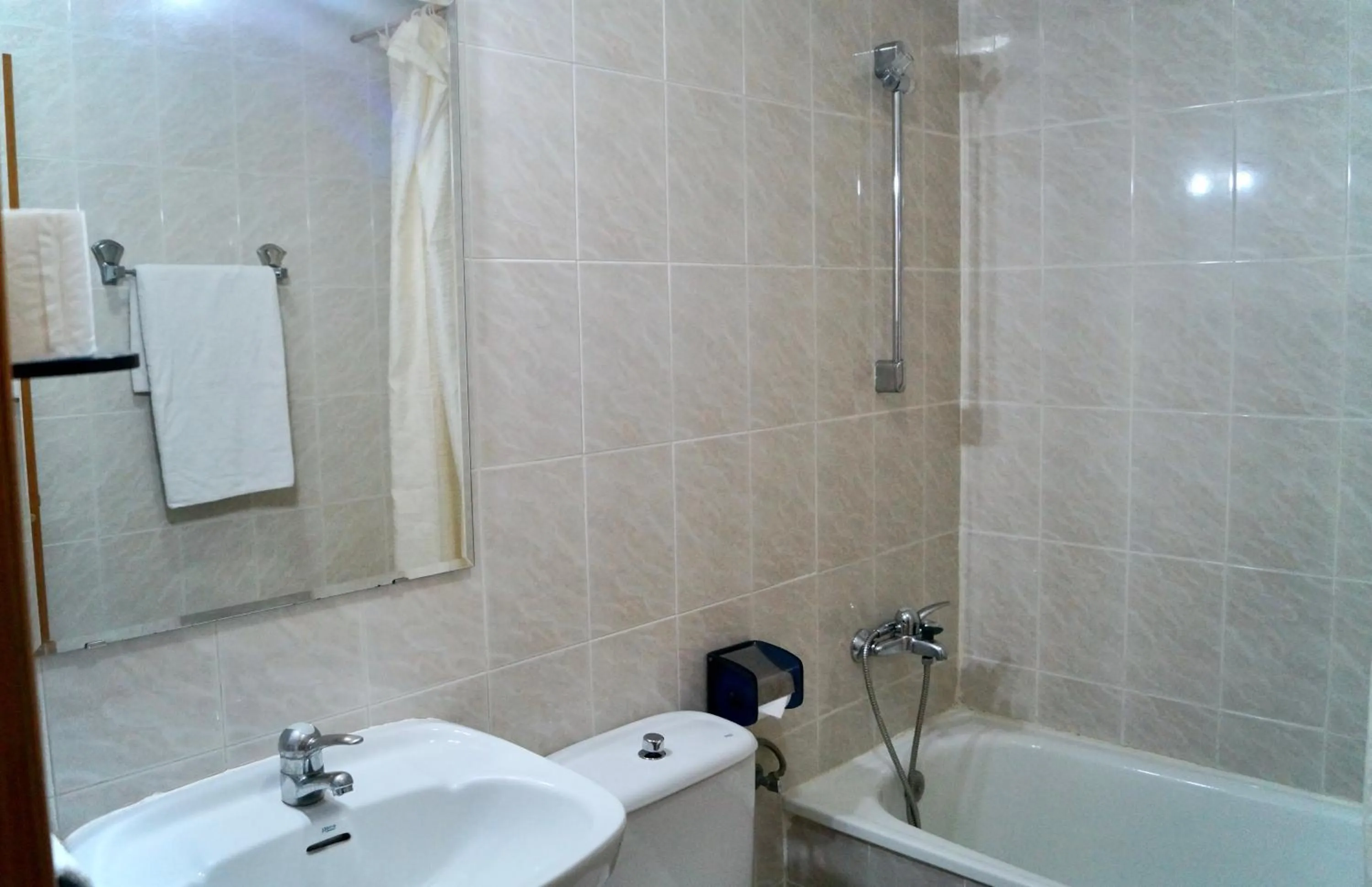 Bath in Hotel Nobis Salamanca