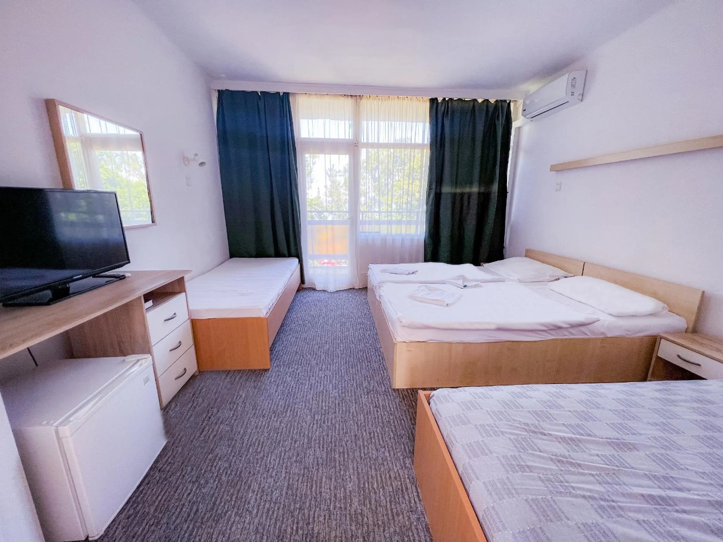 Photo of the whole room in CE Napfény Hotel