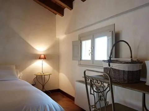 Seating area, Bed in B&B Casa del Teatro
