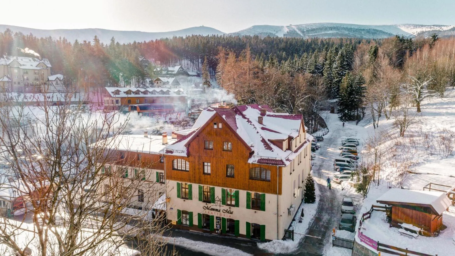 Property building in Leśny Dwór Karpacz Piekarnia Mio Padre Restauracja Mamma Mia
