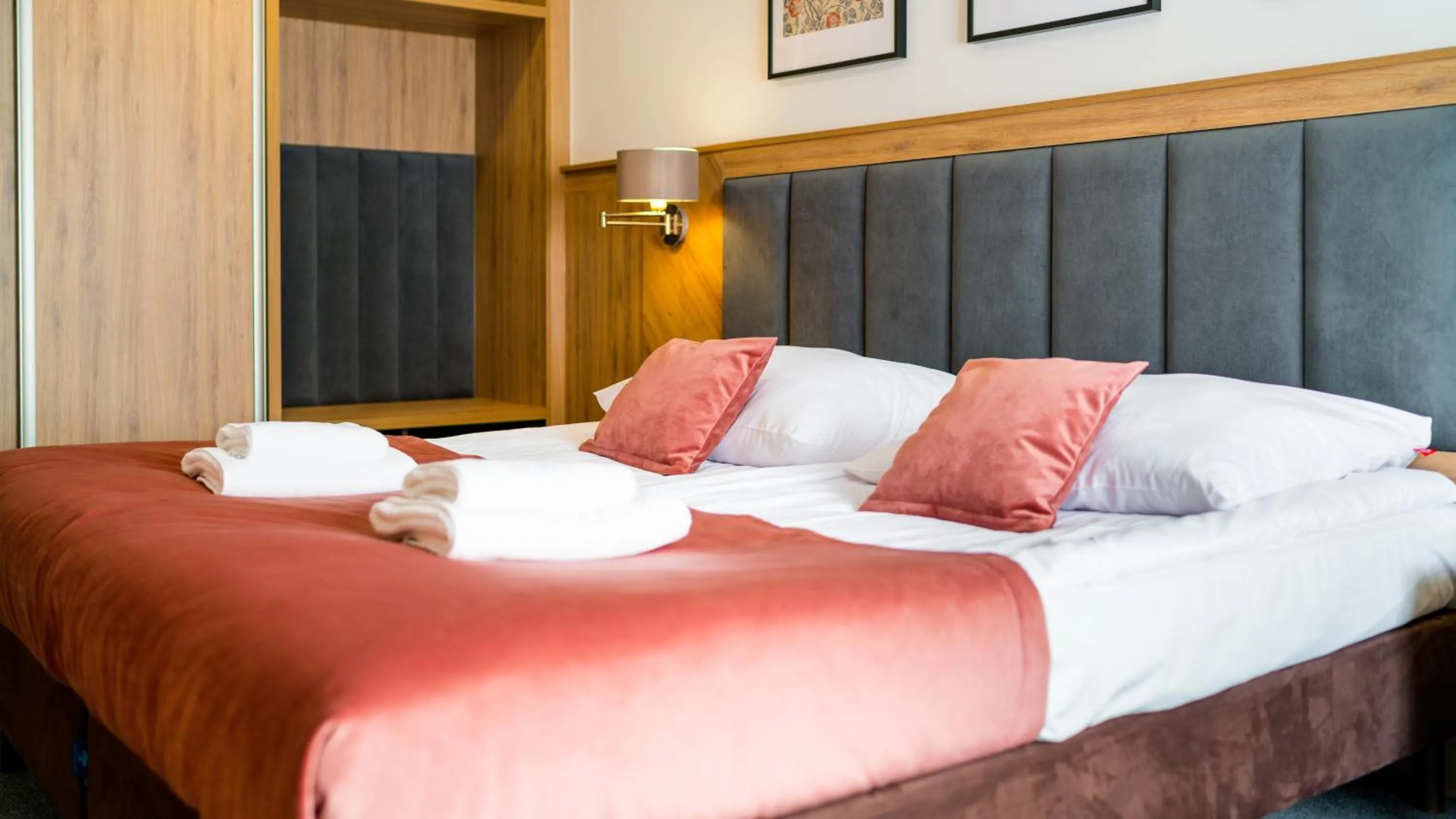 Bed in Leśny Dwór Karpacz Piekarnia Mio Padre Restauracja Mamma Mia