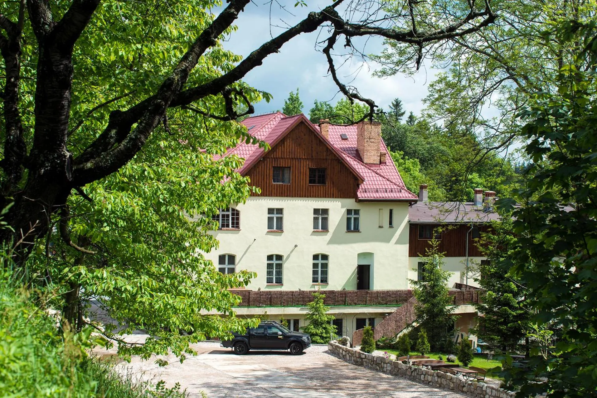 Property building in Leśny Dwór Karpacz Piekarnia Mio Padre Restauracja Mamma Mia