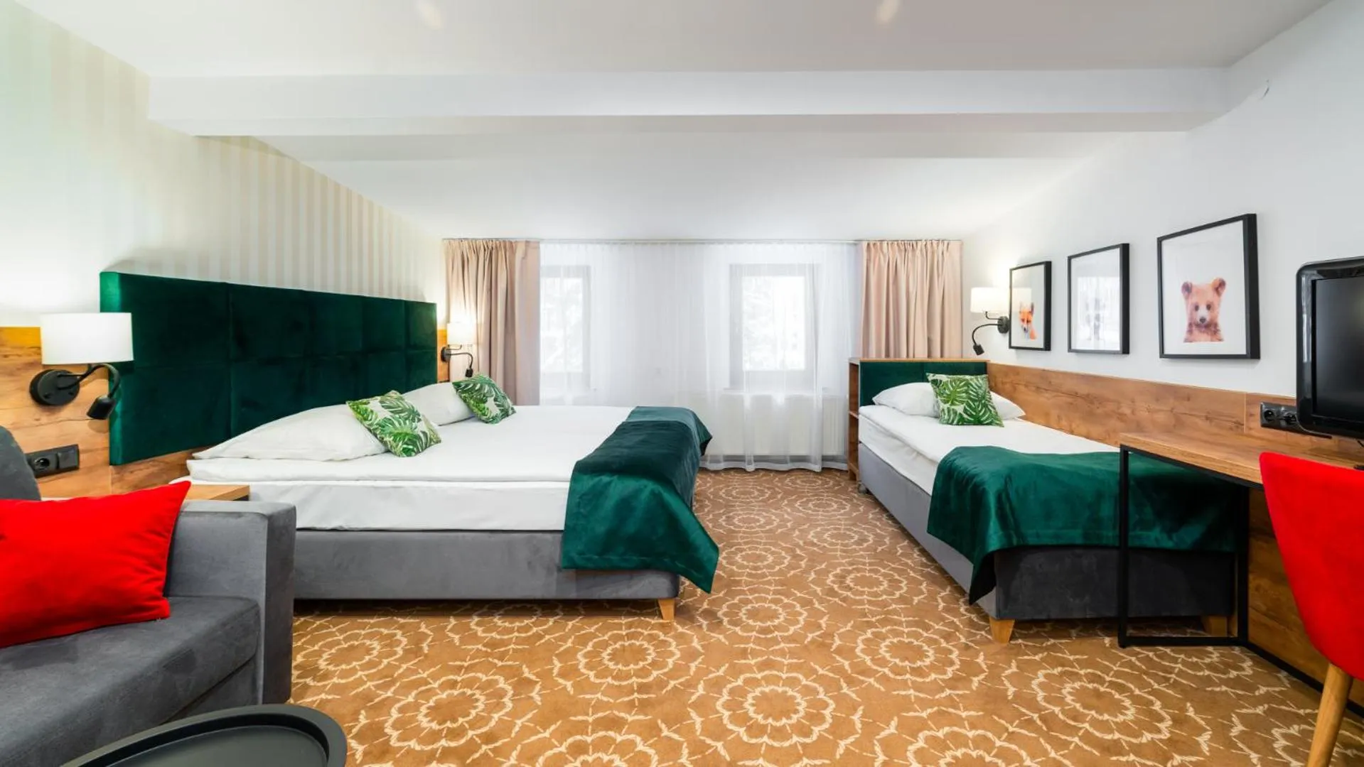 Communal lounge/ TV room, Bed in Leśny Dwór Karpacz Piekarnia Mio Padre Restauracja Mamma Mia