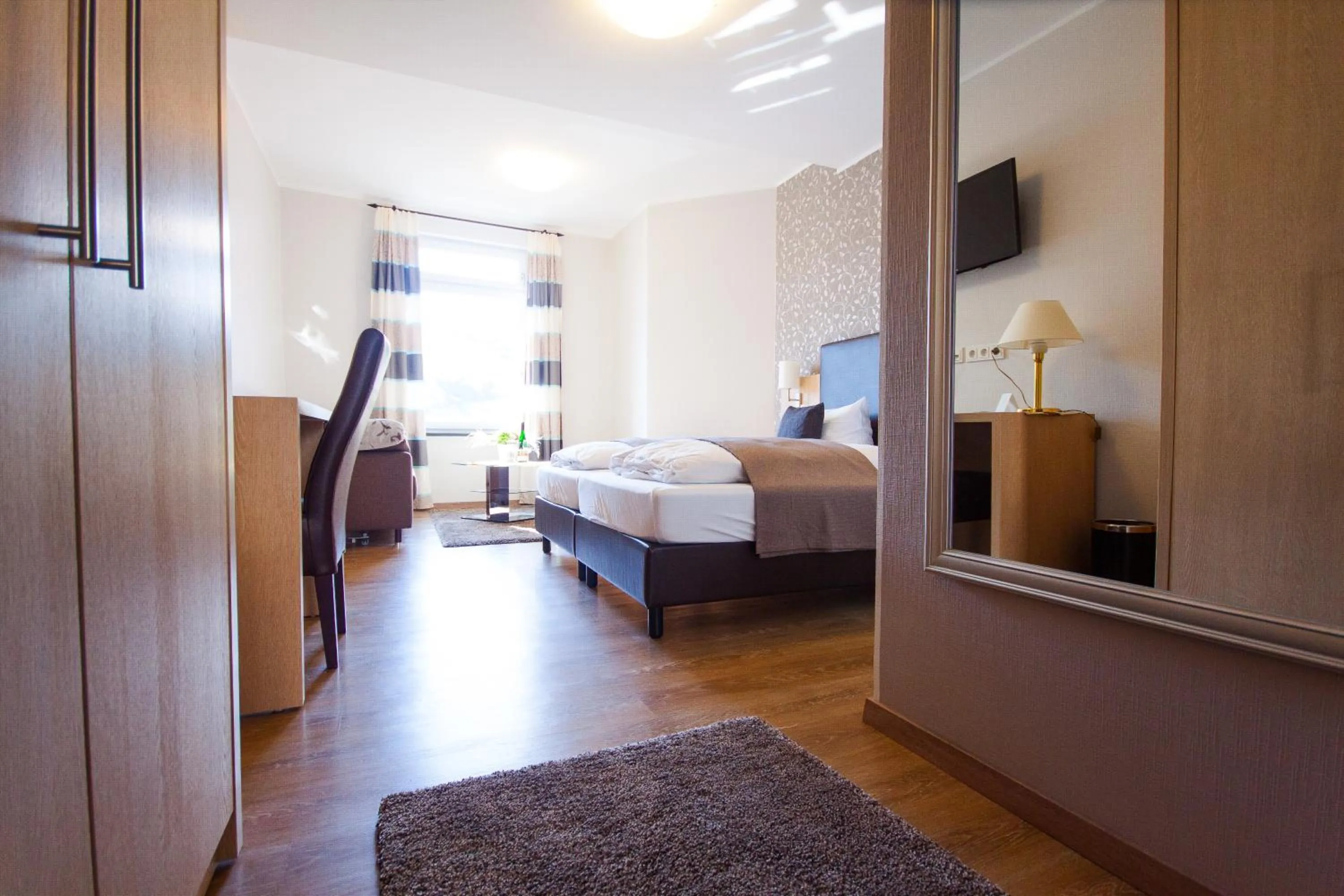 Bedroom, Bed in Mayer's Weinhotel