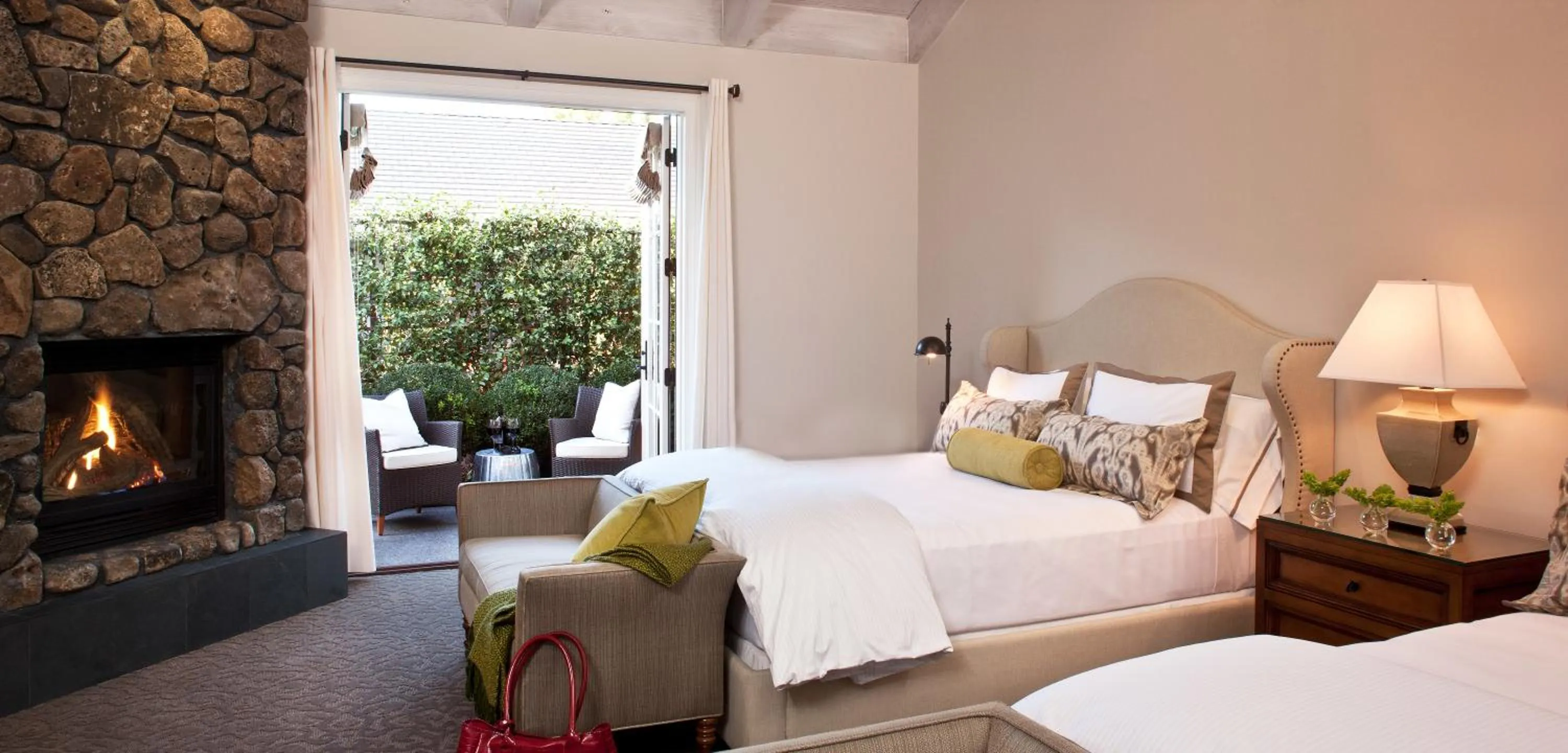 Bed in Hotel Yountville