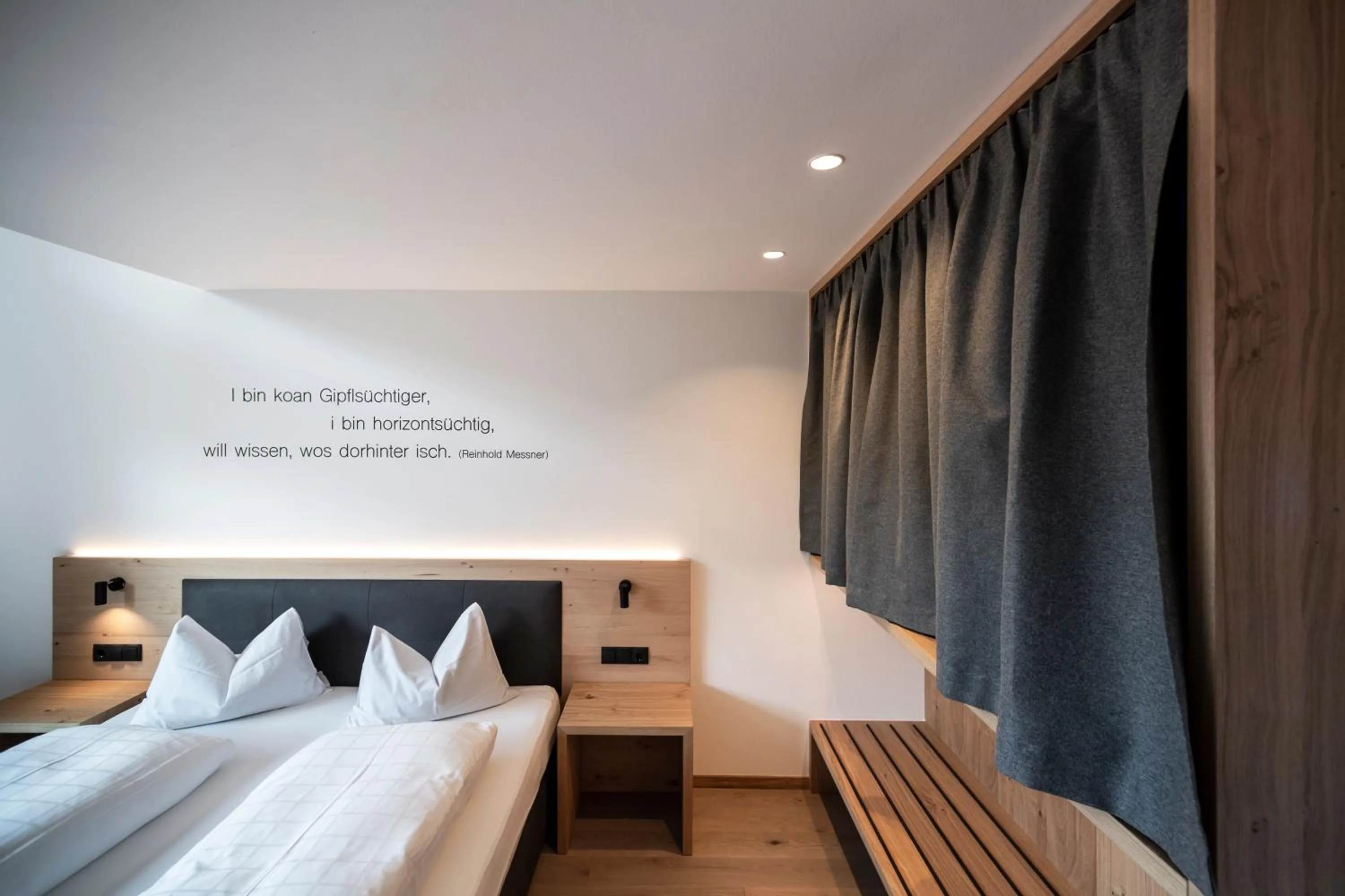 Photo of the whole room, Bed in Alpinhotel Vajolet - Adults only