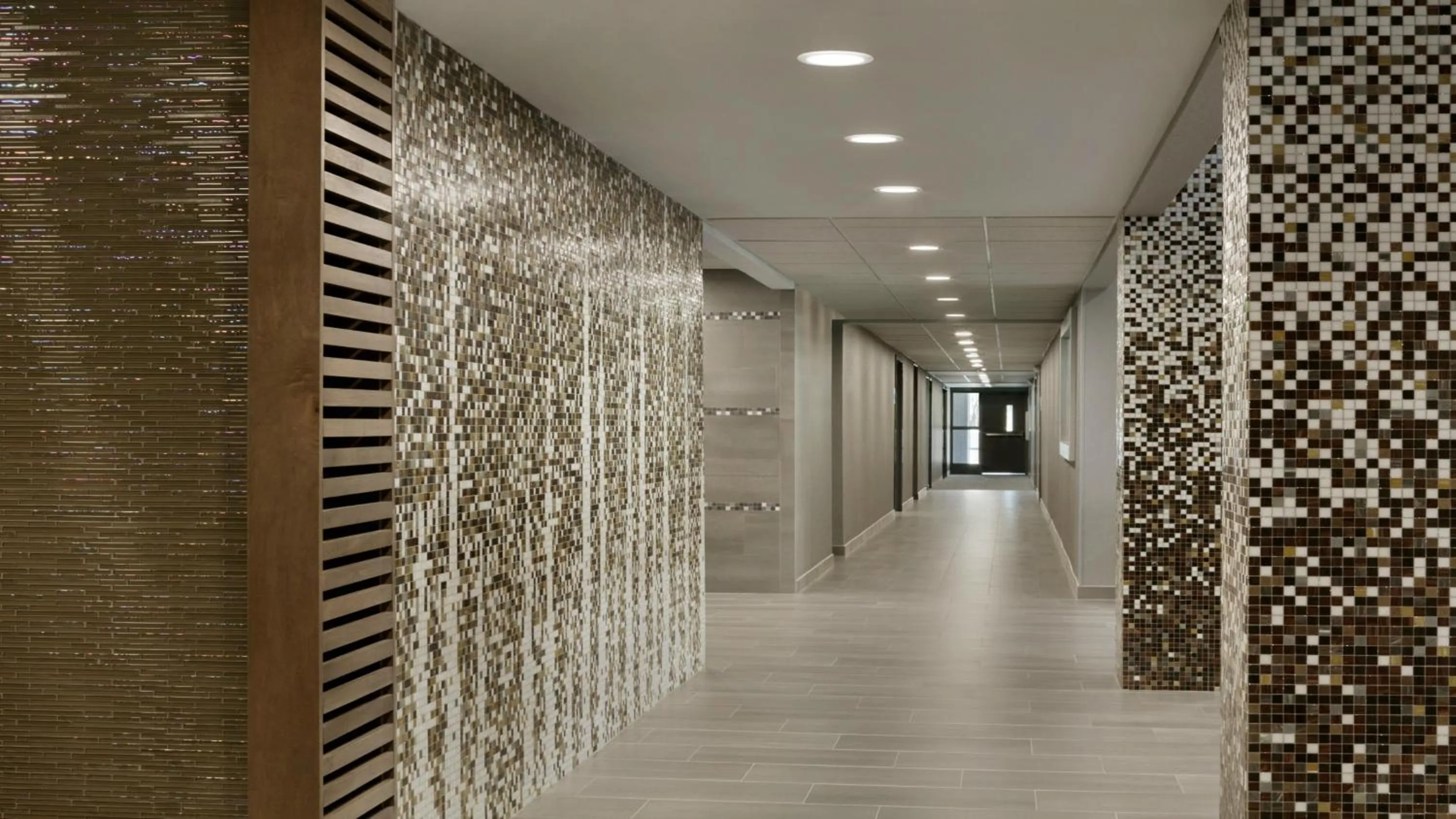 Lobby or reception in Holiday Inn Express - Williamsburg Busch Gardens Area by IHG