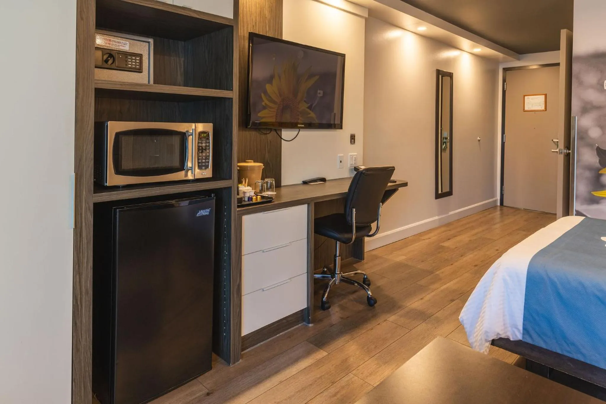 TV and multimedia, Bed in Hôtel Universel, Centre de congrès Rivière-du-Loup