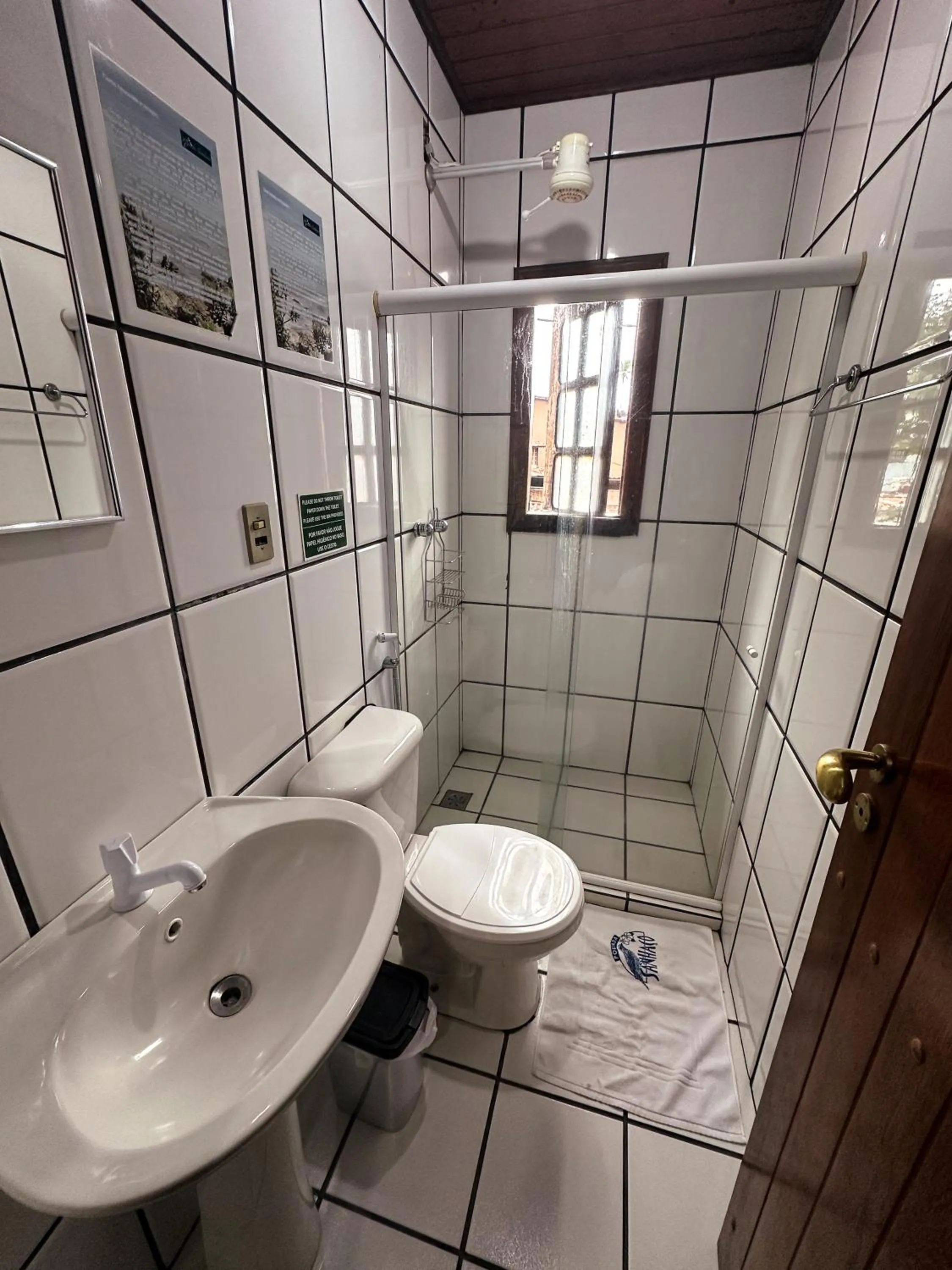 Shower in Pousada Sanhaço