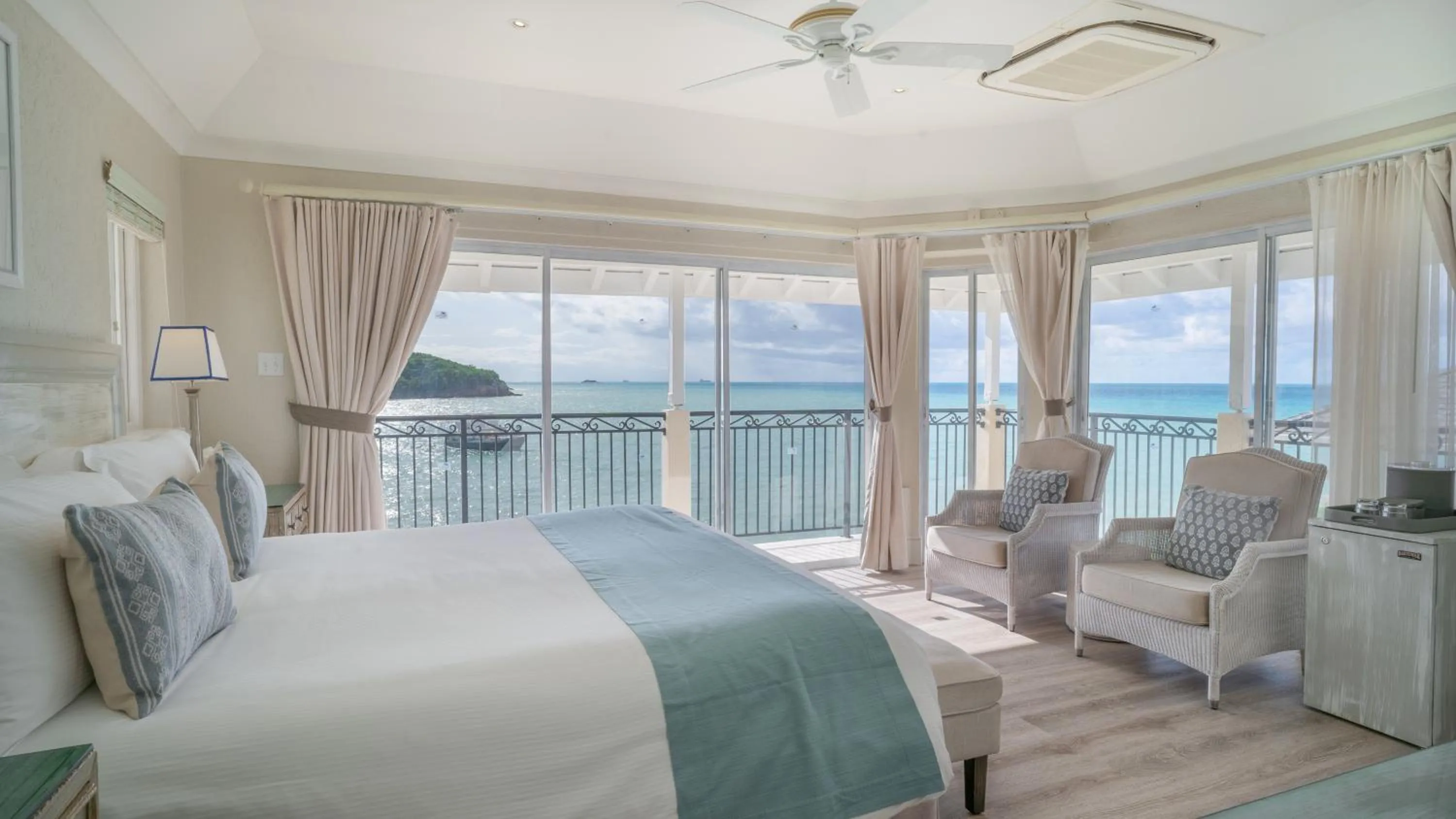 Bedroom, Bed in Blue Waters Resort and Spa