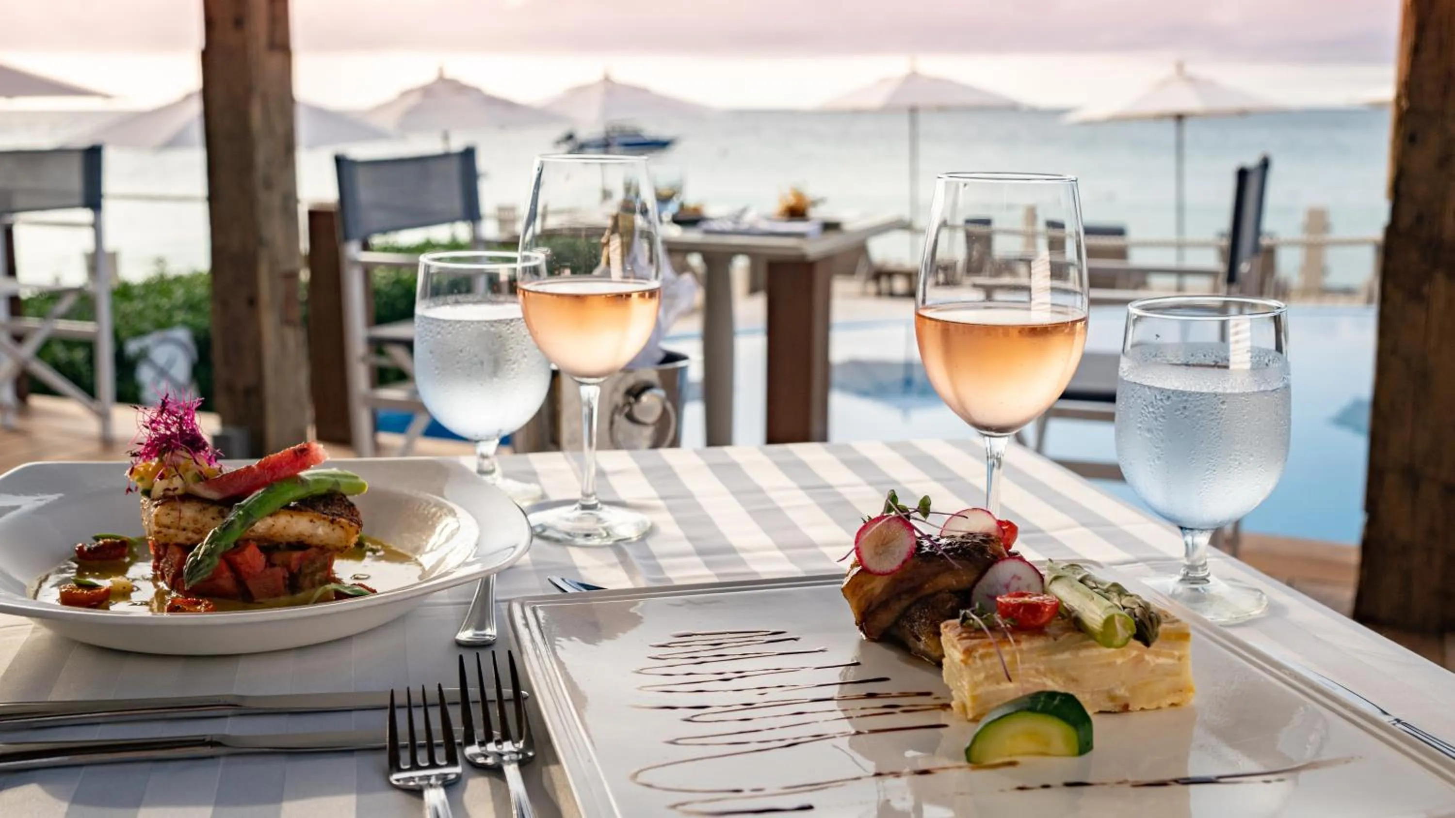 Restaurant/places to eat in Blue Waters Resort and Spa