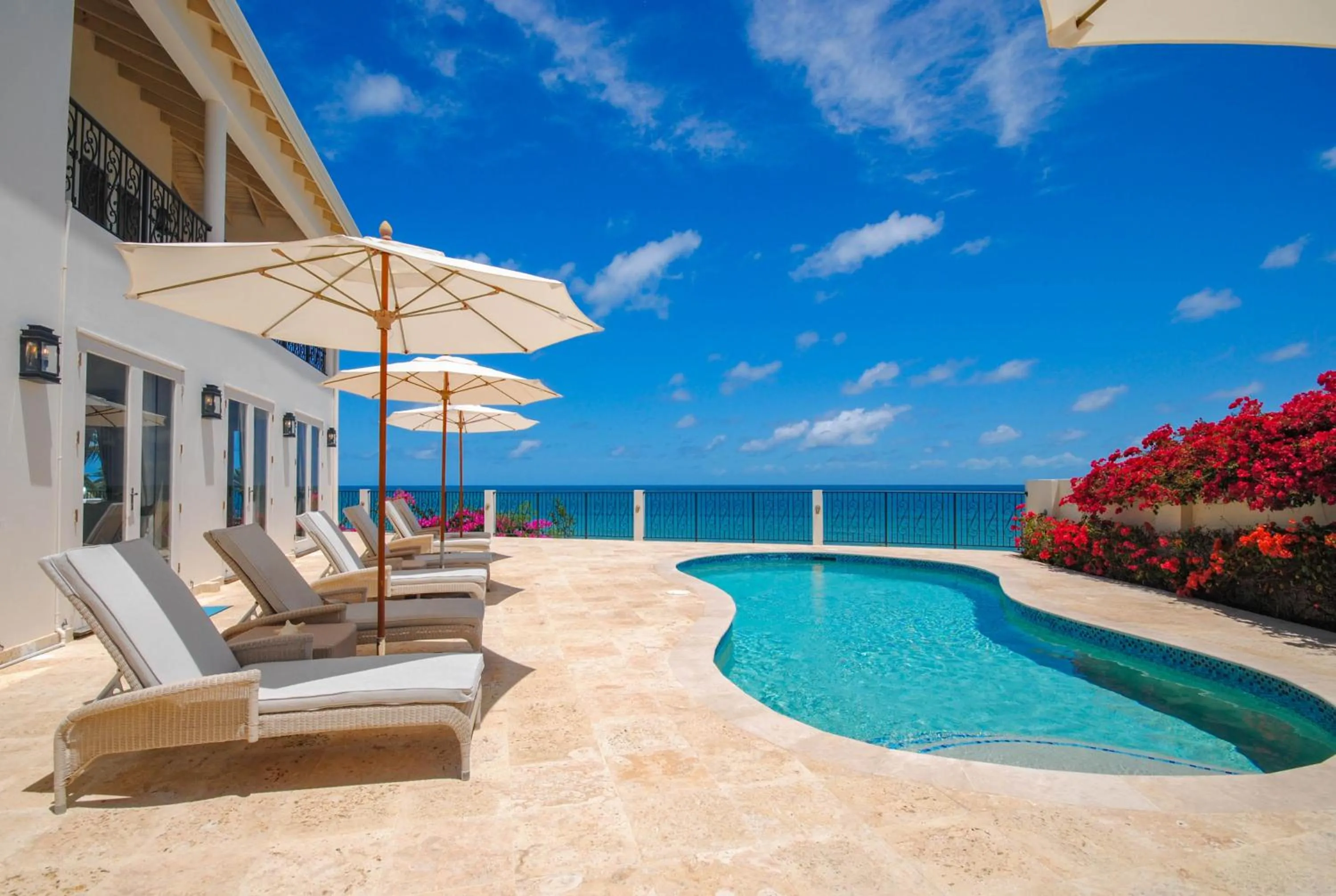 Swimming pool in Blue Waters Resort and Spa