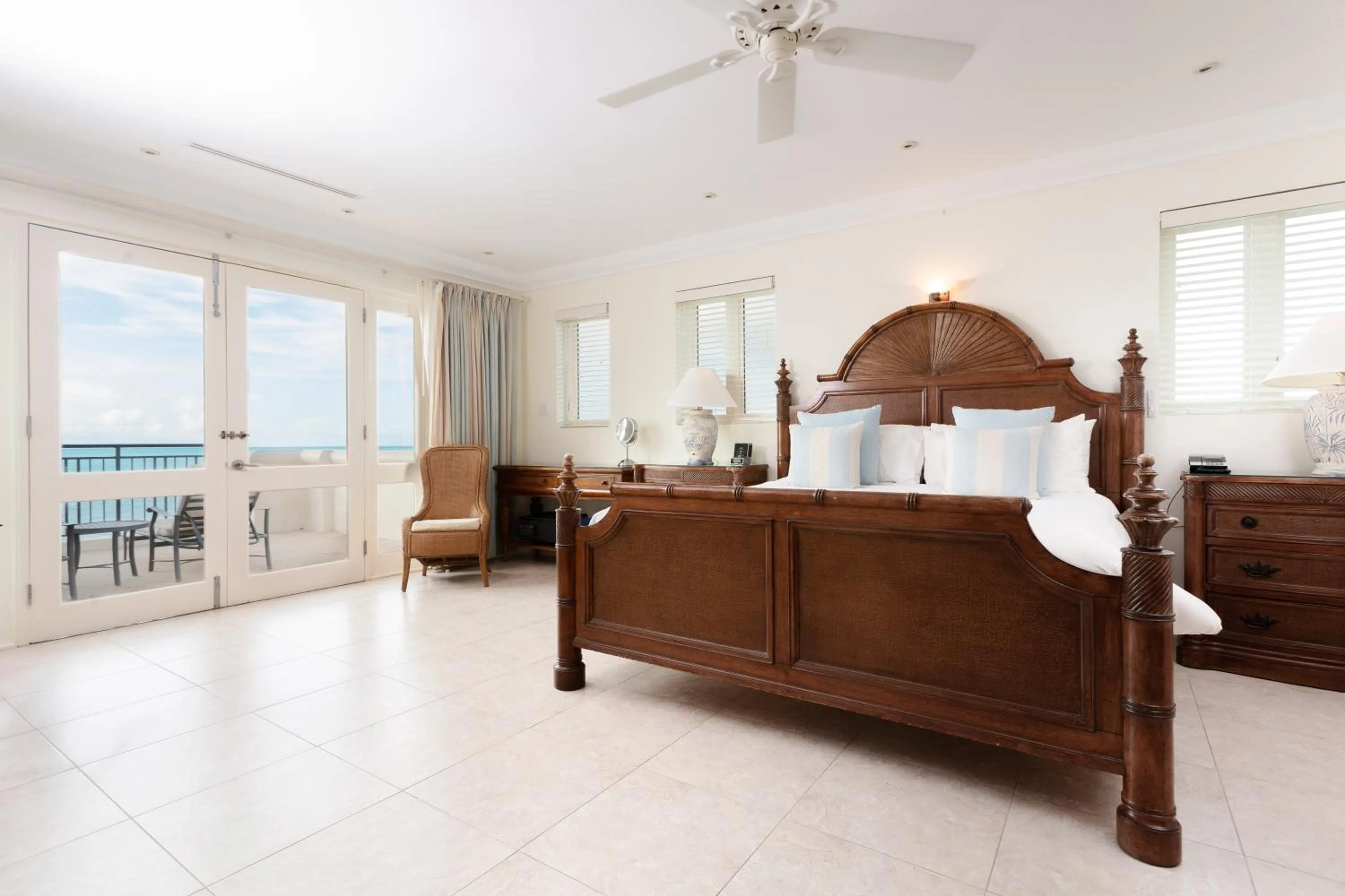 Bedroom, Bed in Blue Waters Resort and Spa