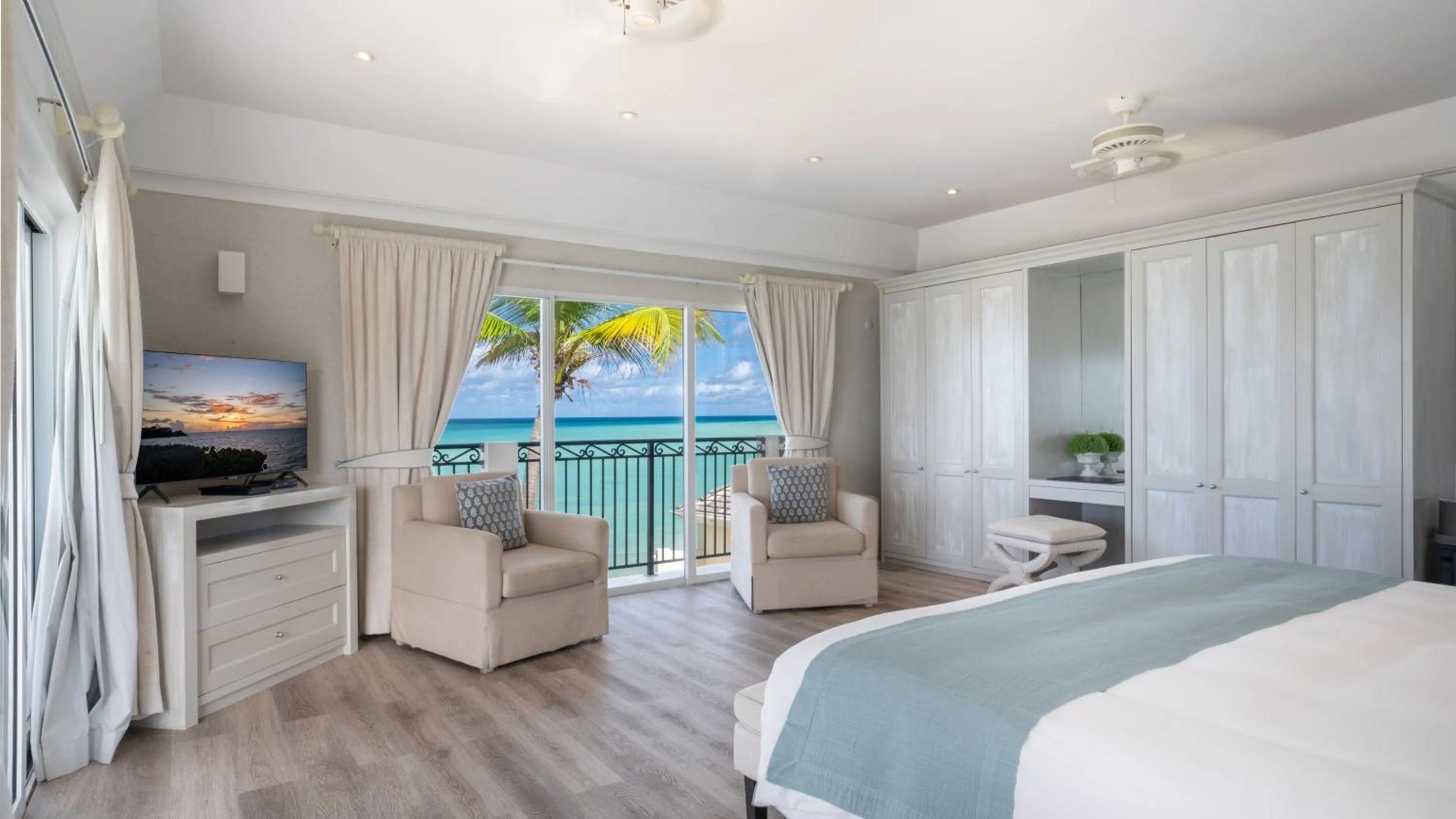 Bedroom, Bed in Blue Waters Resort and Spa