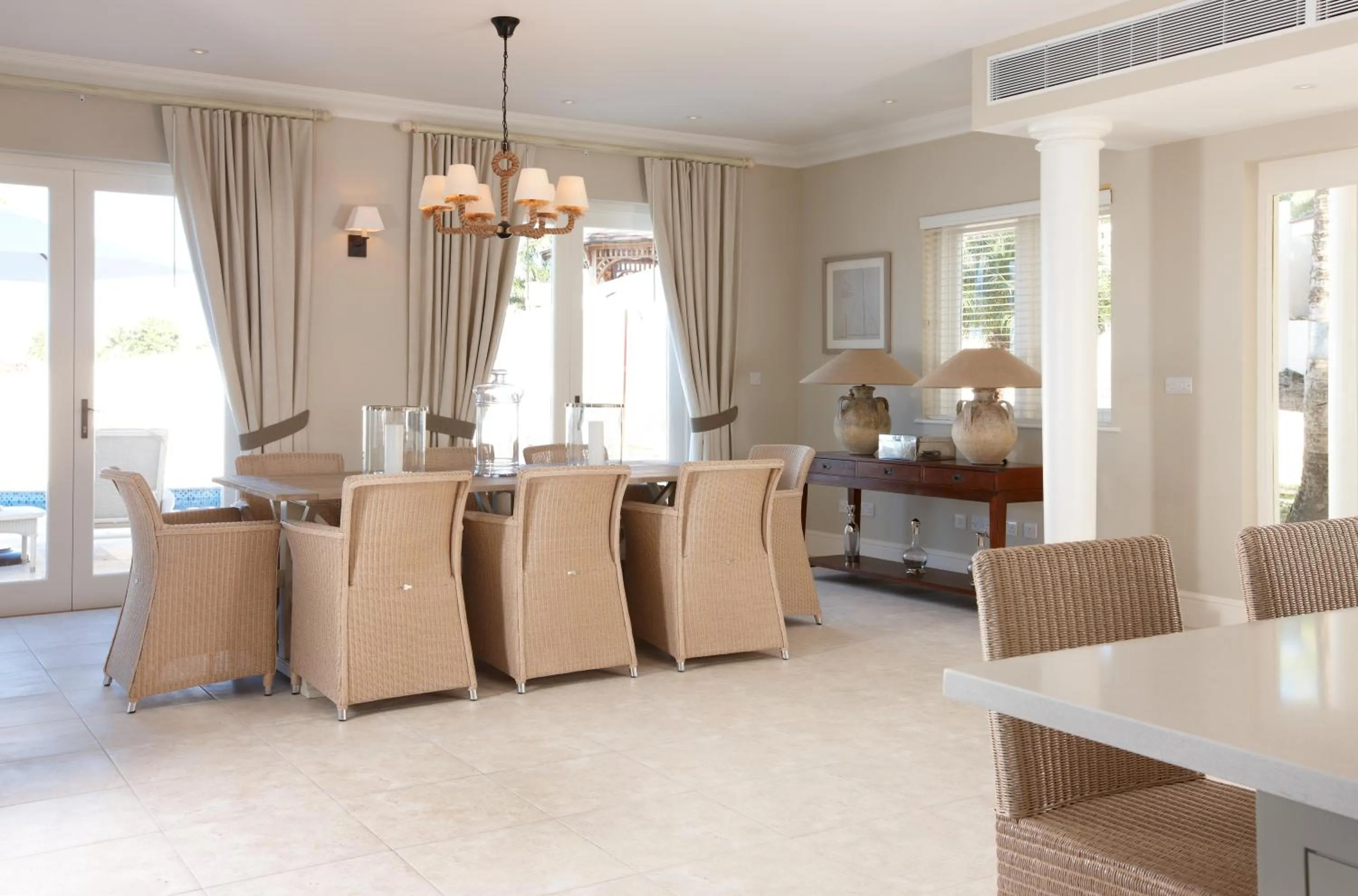 Dining area in Blue Waters Resort and Spa