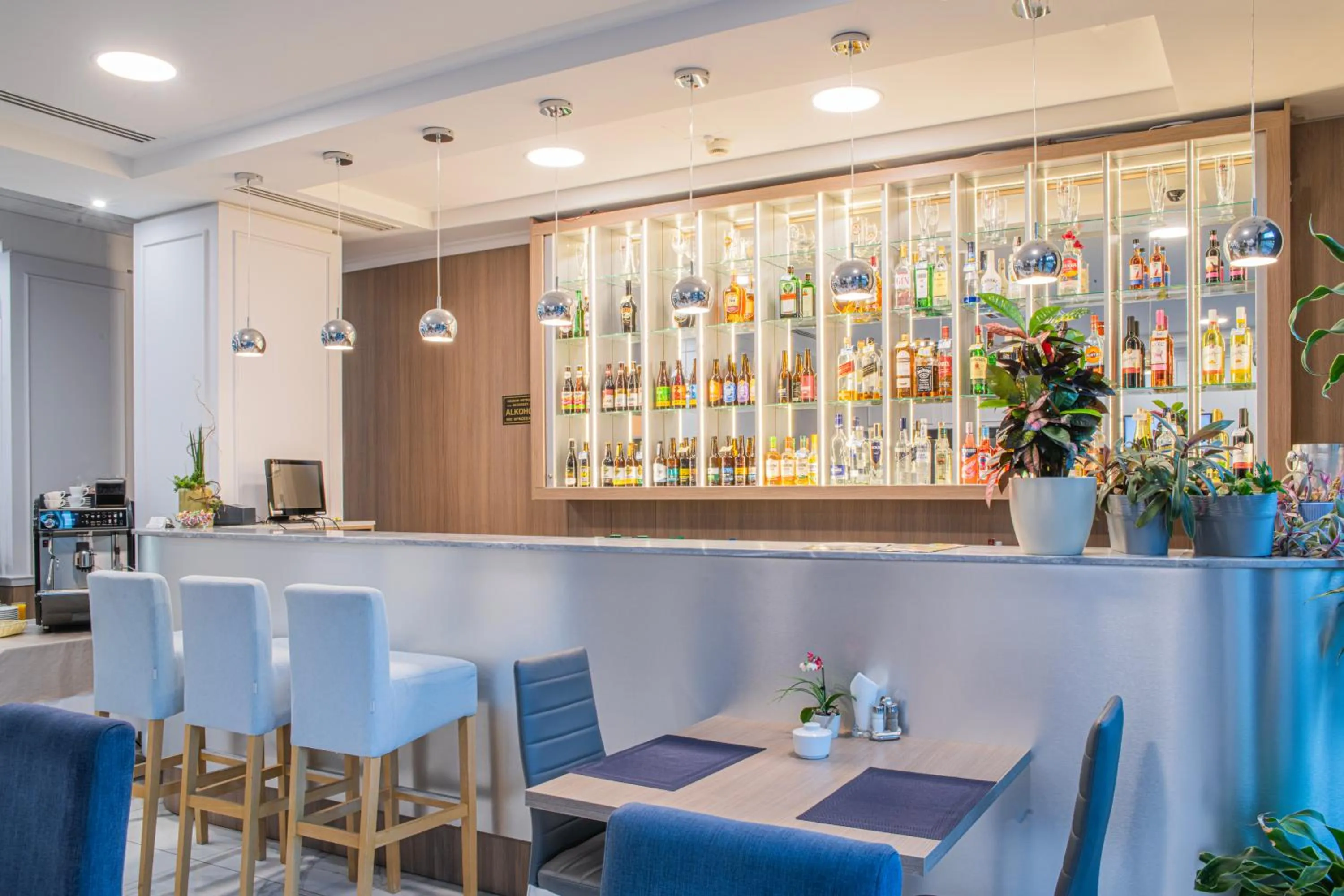 Lounge or bar in Hotel Urbi