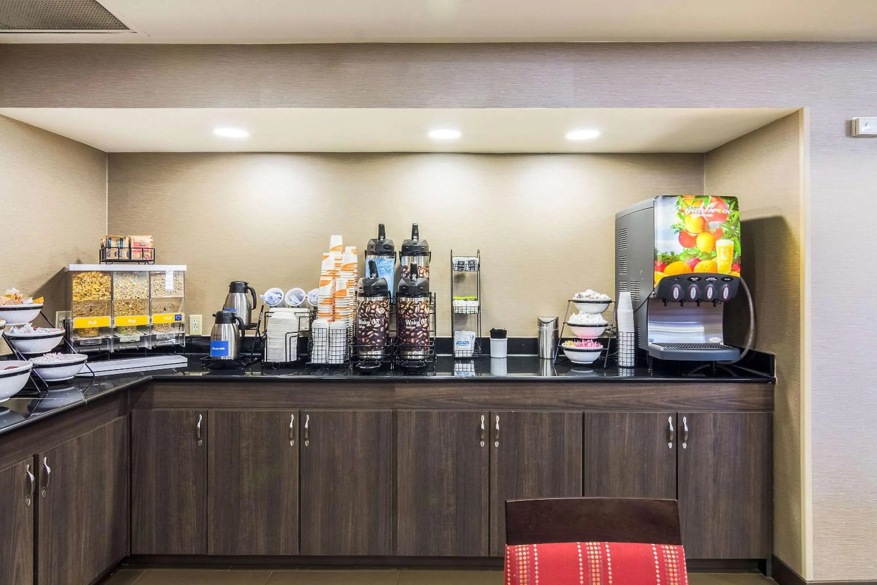 Breakfast in Comfort Inn Pensacola - University Area