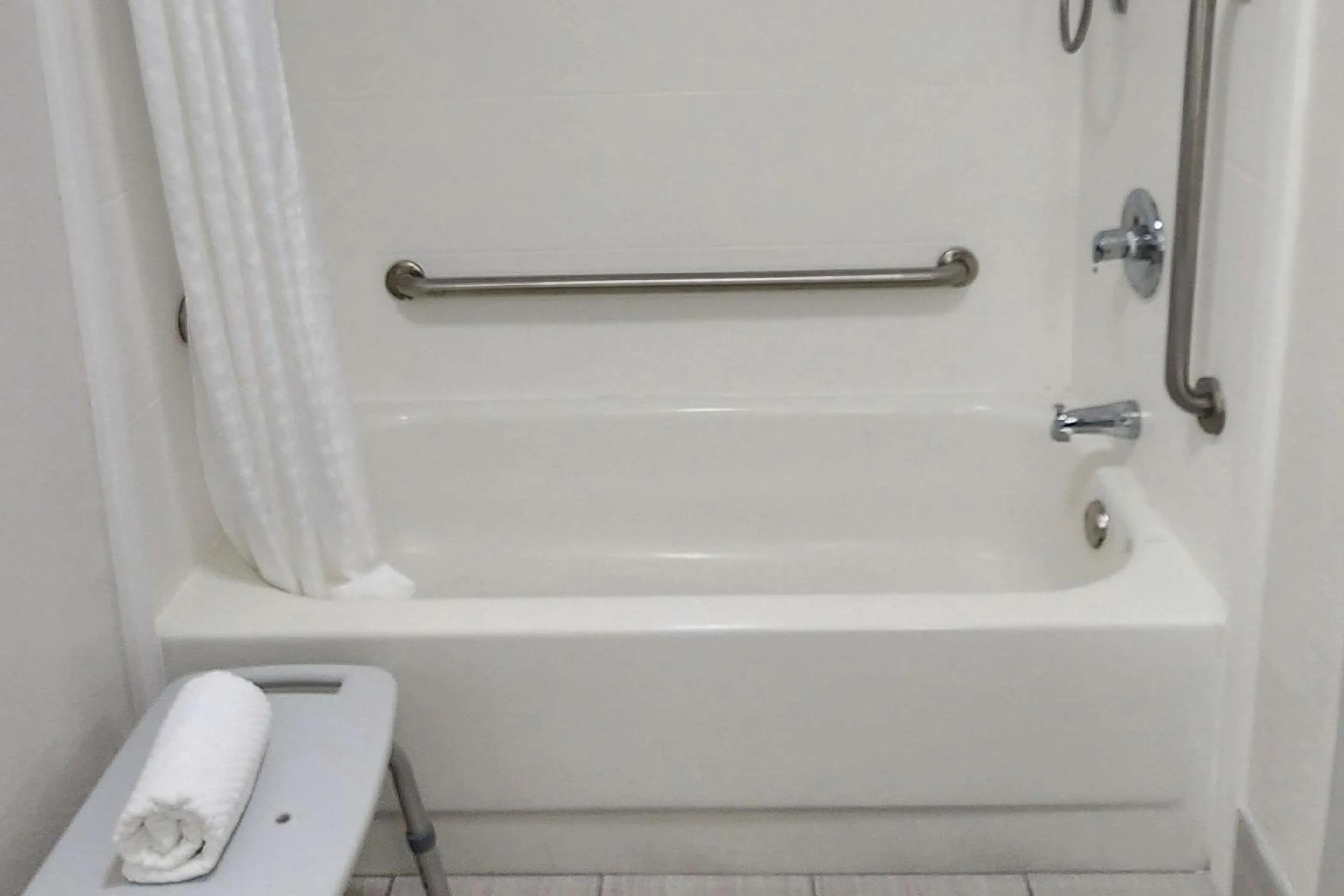 Bedroom in Comfort Inn Pensacola - University Area