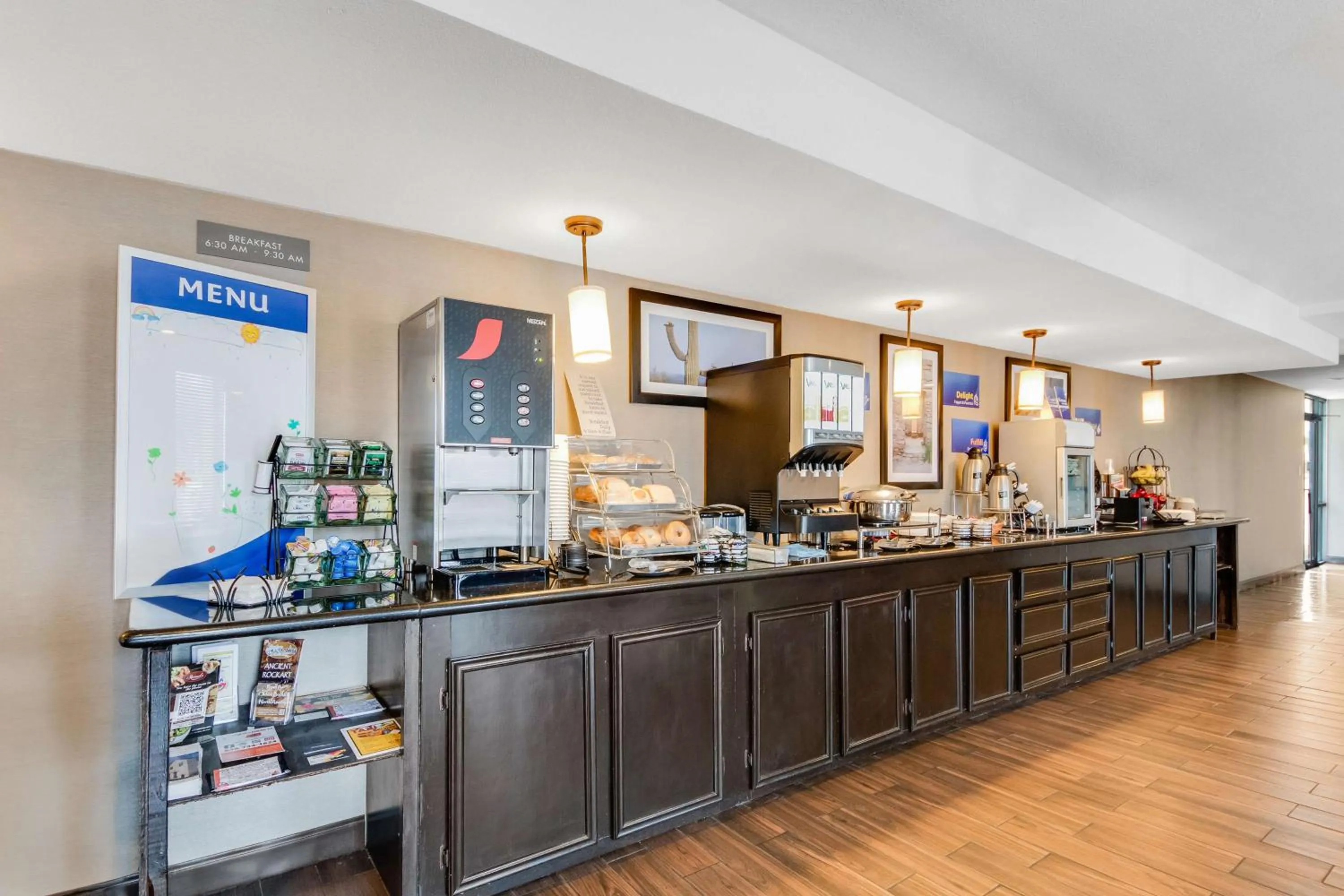 Breakfast in Best Western Inn of Del Rio