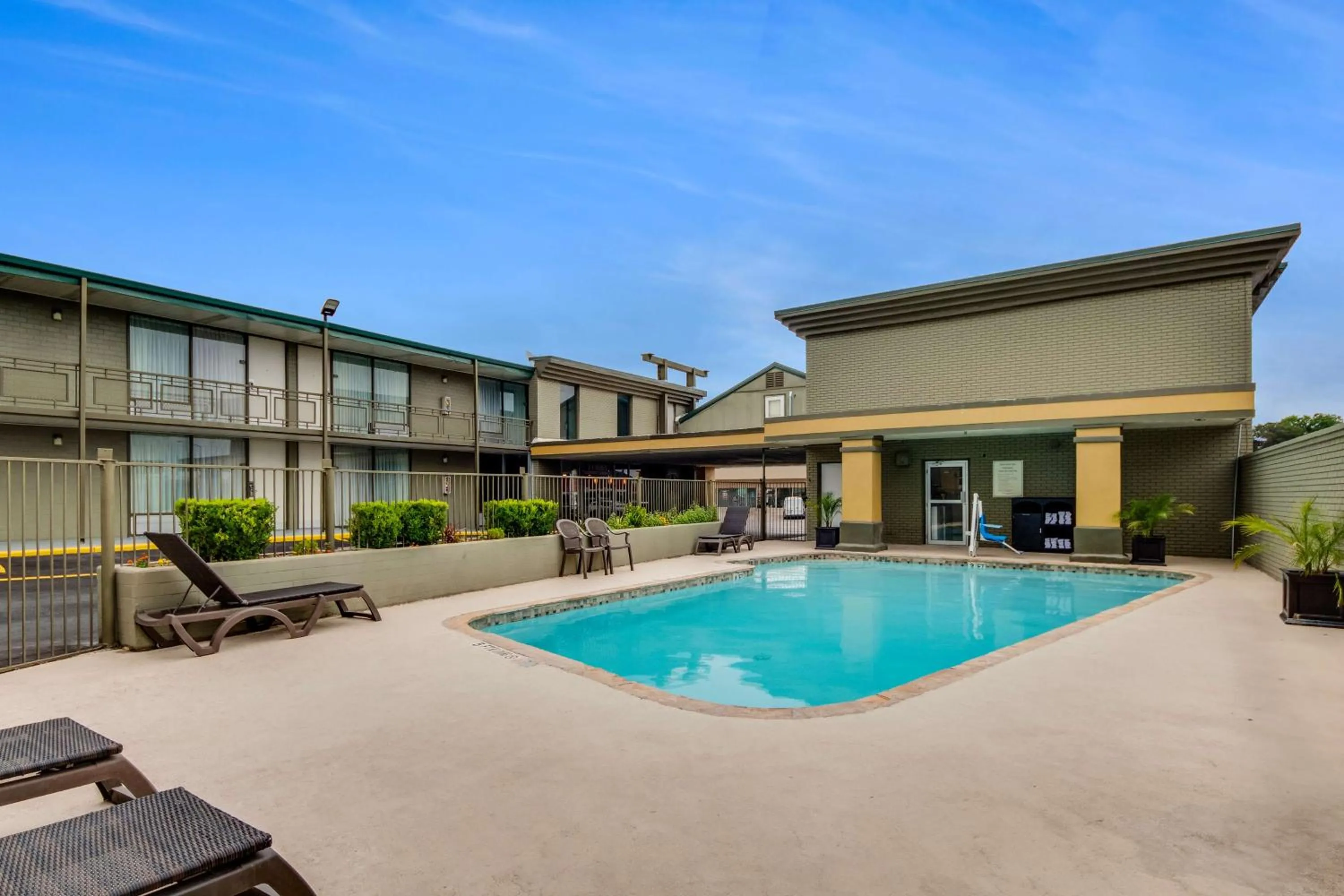 Pool view in Best Western Inn of Del Rio
