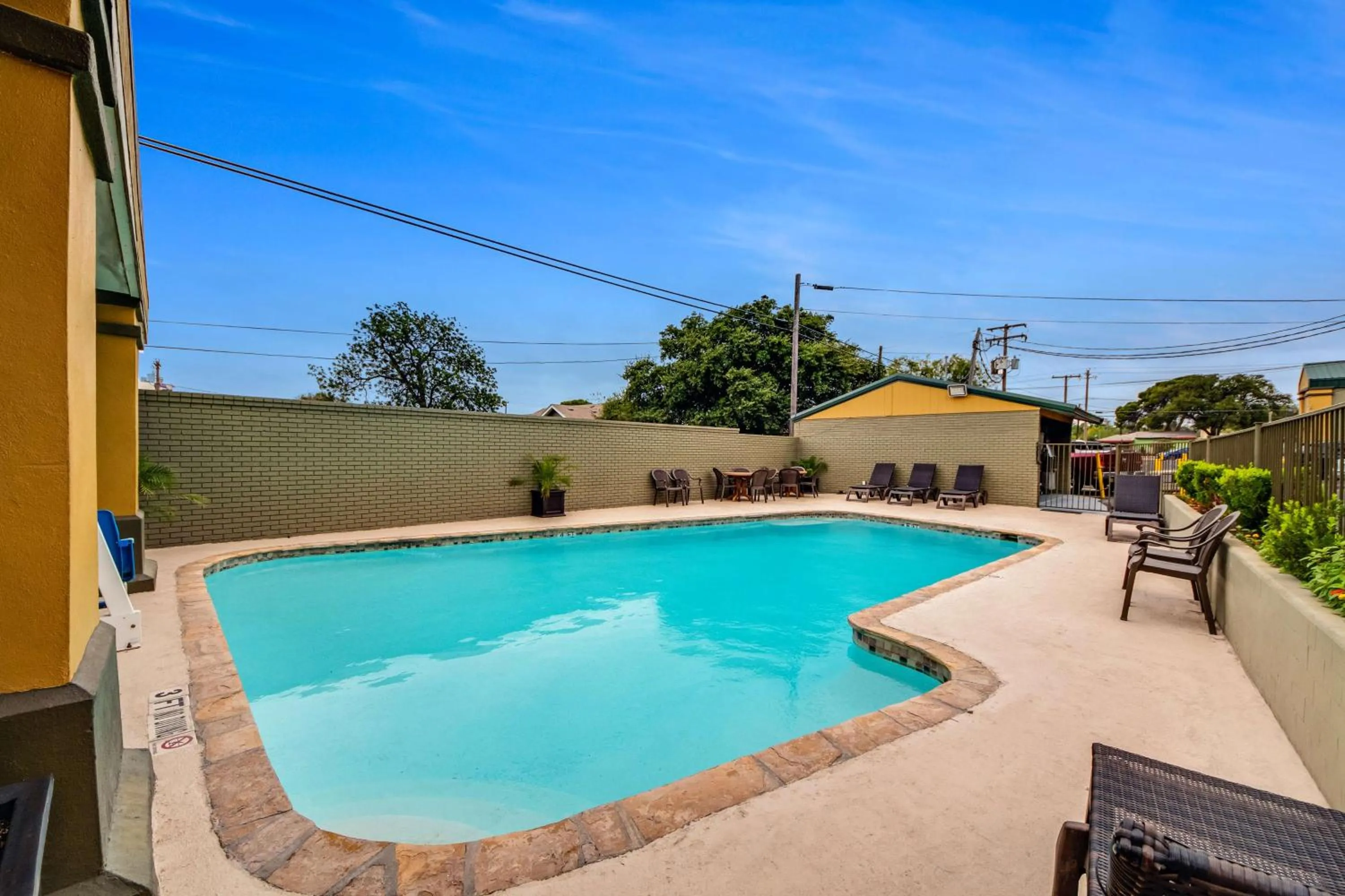 Pool view in Best Western Inn of Del Rio