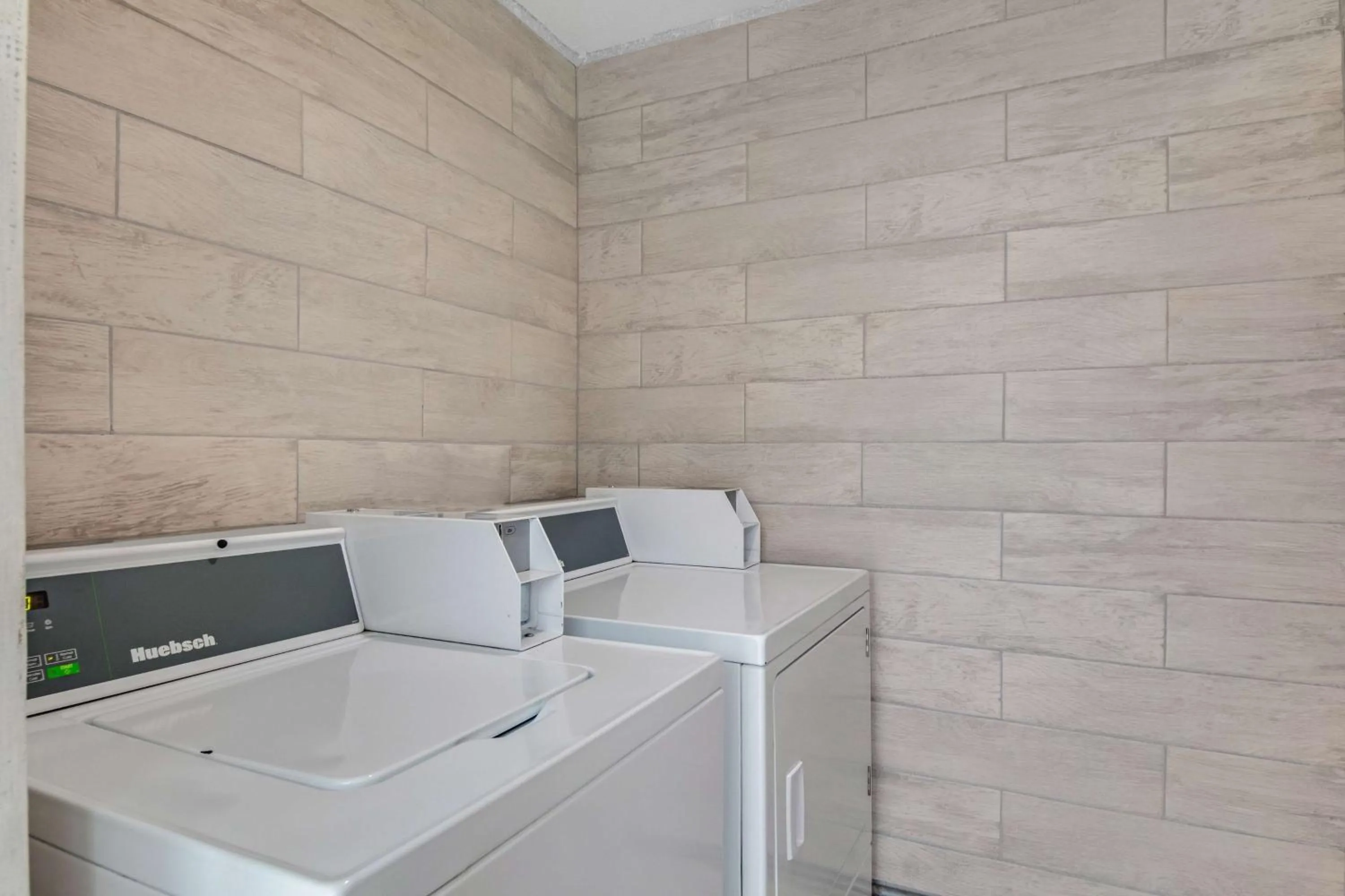 laundry in Best Western Inn of Del Rio