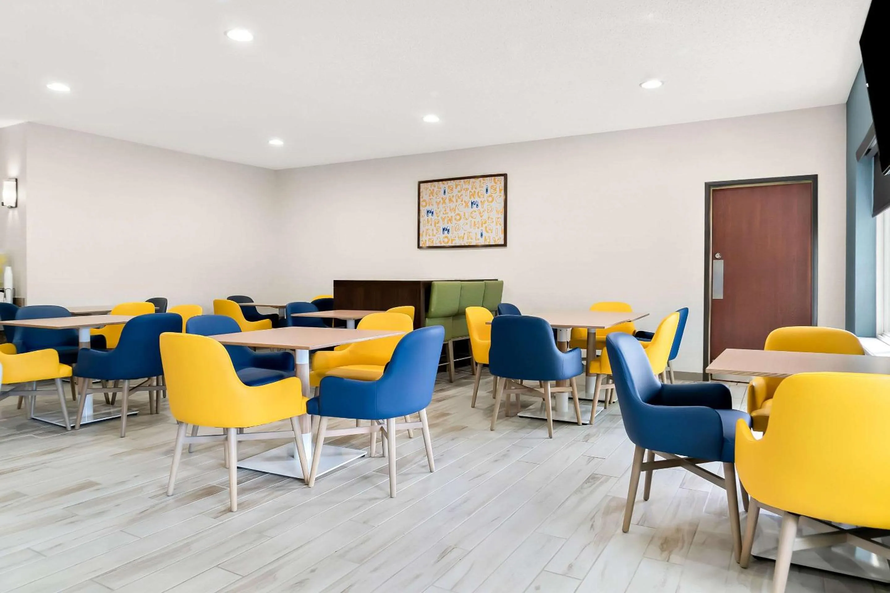 Breakfast in Comfort Suites Southfield-Detroit