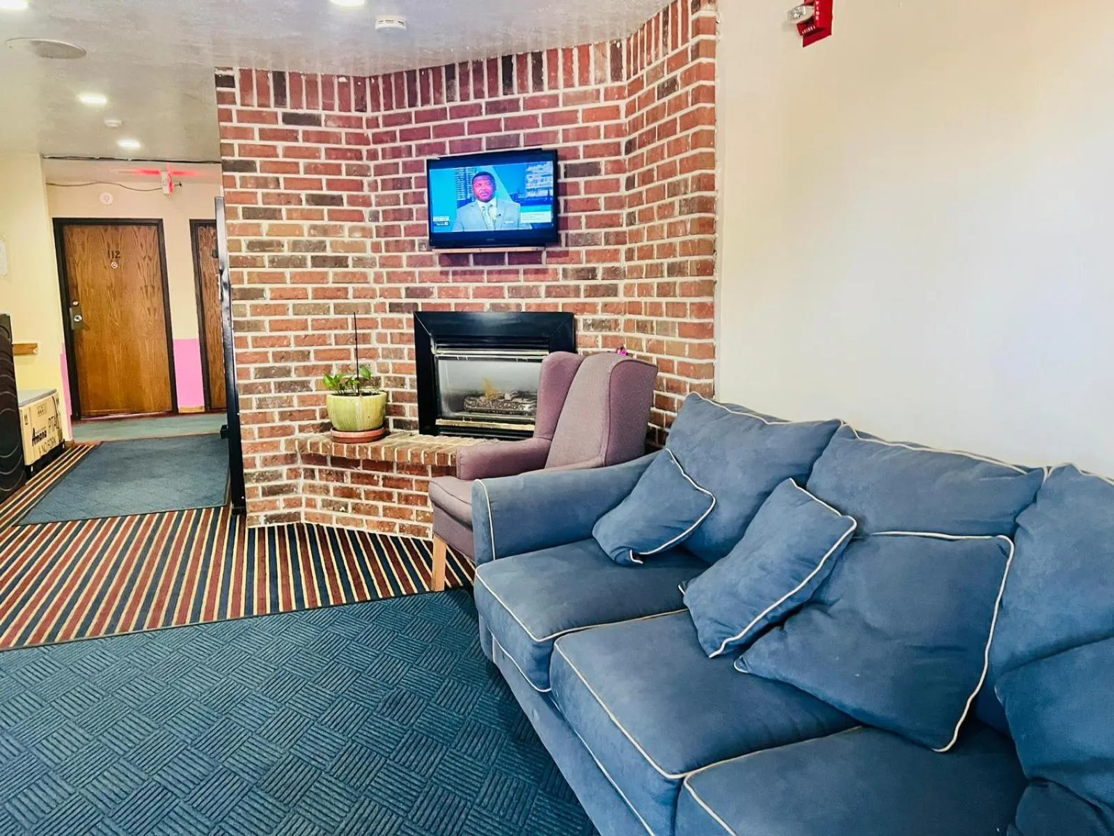 Lobby or reception in Villa Inn Motel Near Hwy 12 WI Capital O