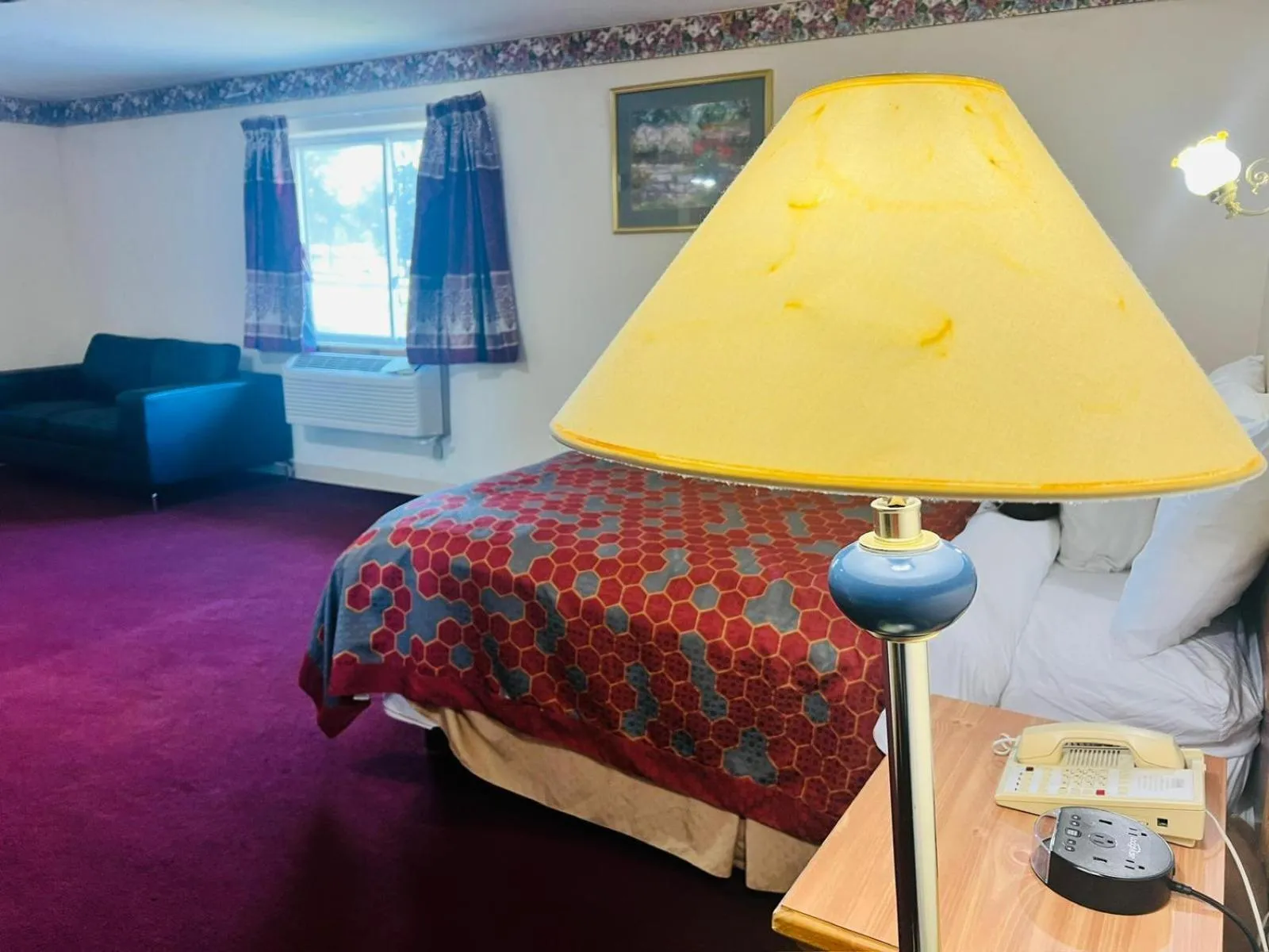 Bedroom in Villa Inn Motel Near Hwy 12 WI Capital O