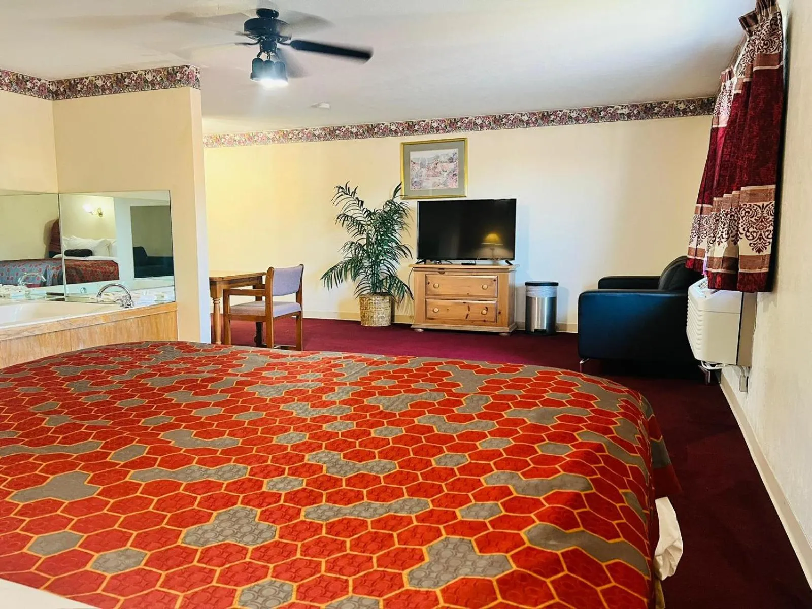 Bedroom in Villa Inn Motel Near Hwy 12 WI Capital O