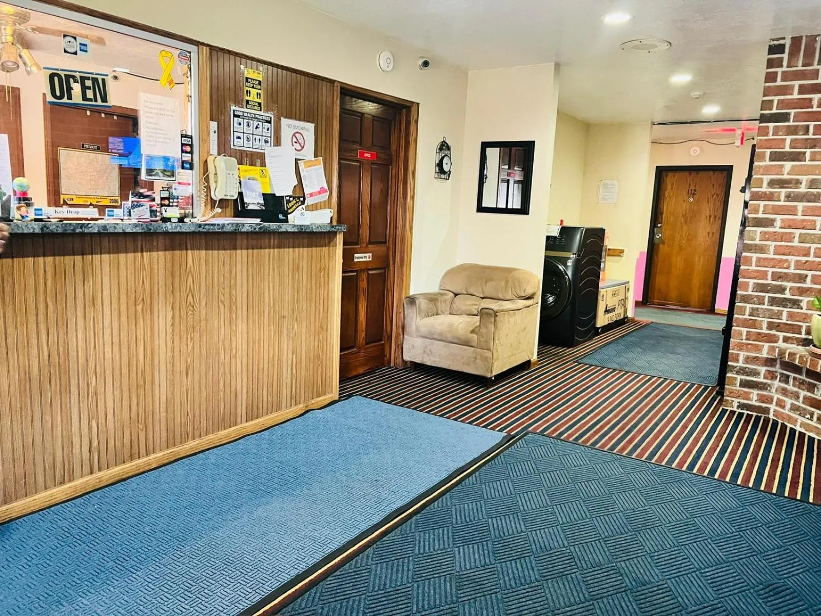 Lobby or reception in Villa Inn Motel Near Hwy 12 WI Capital O