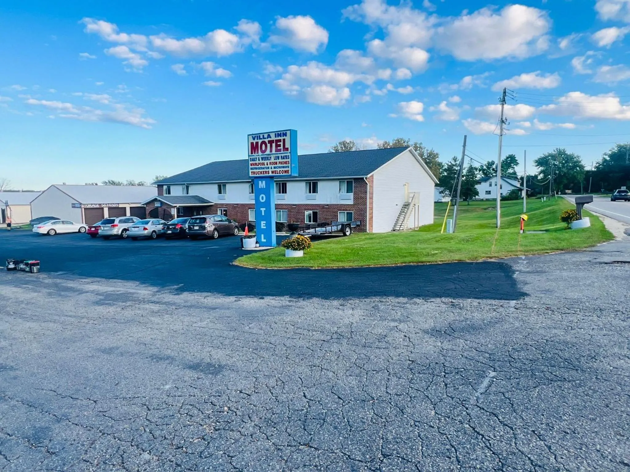 Facade/entrance in Villa Inn Motel Near Hwy 12 WI Capital O