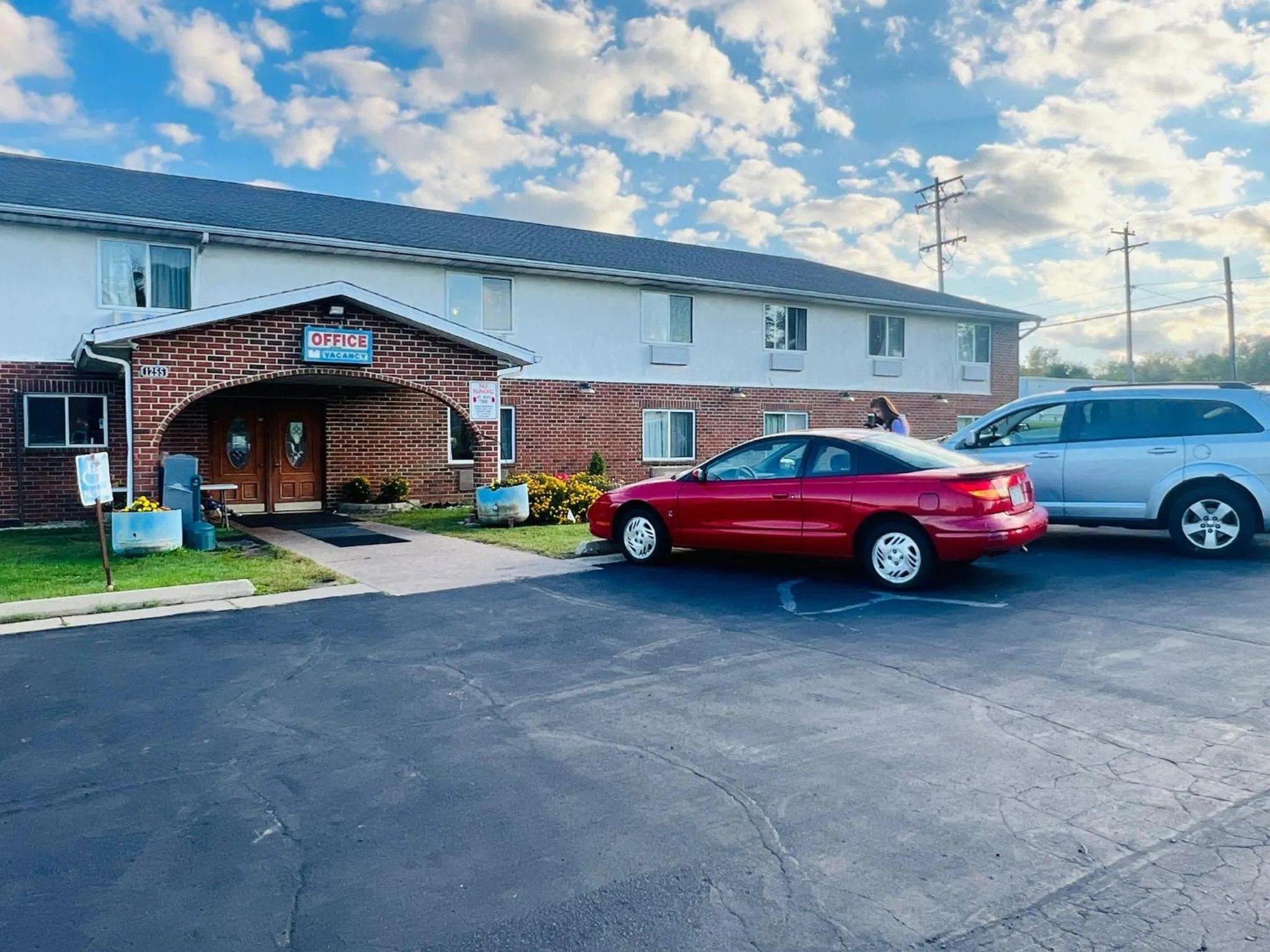 Facade/entrance in Villa Inn Motel Near Hwy 12 WI Capital O