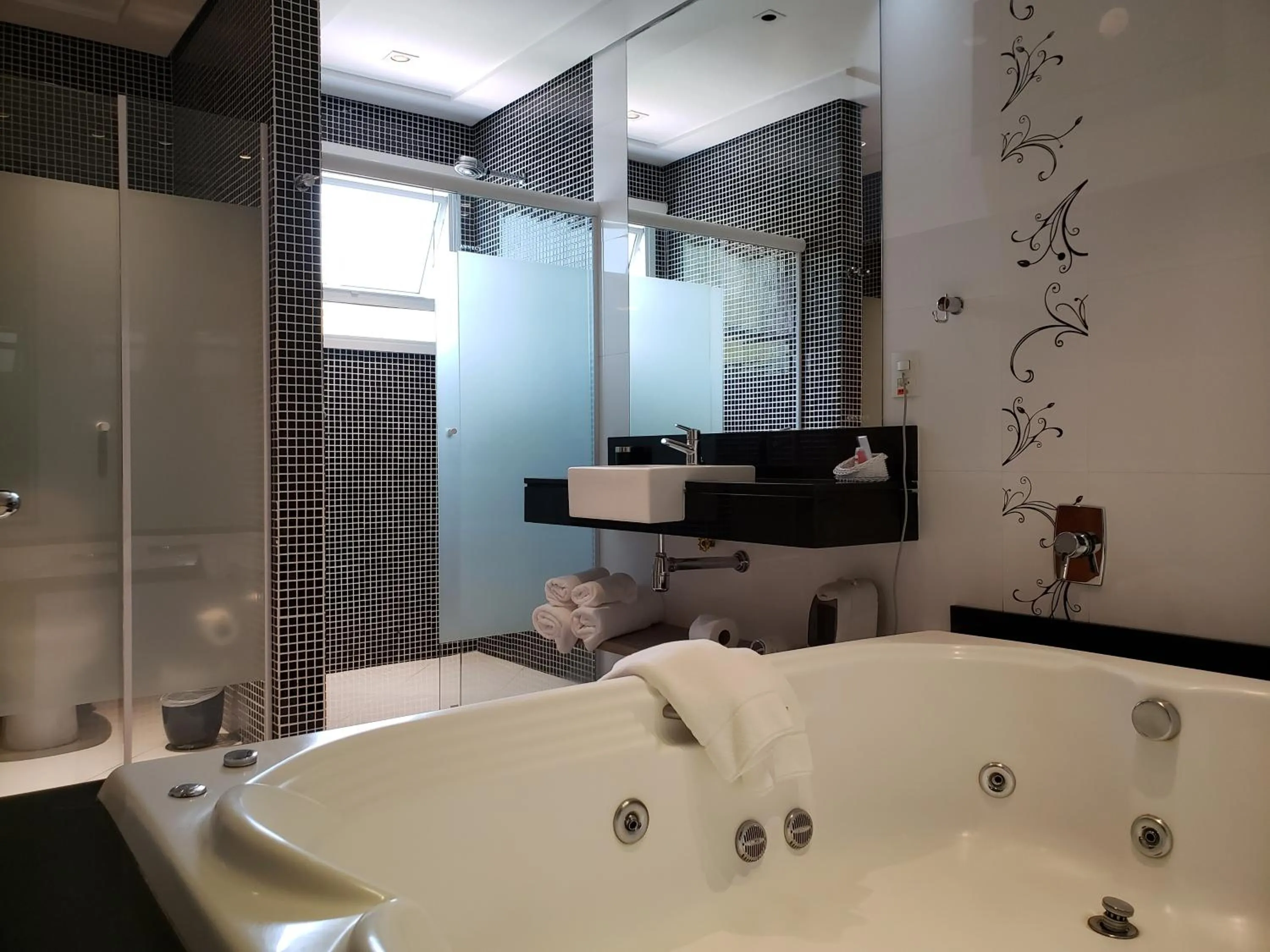 Shower in Pousada Annecy - CAPIVARI Fácil acesso ao centrinho e Baden Bar