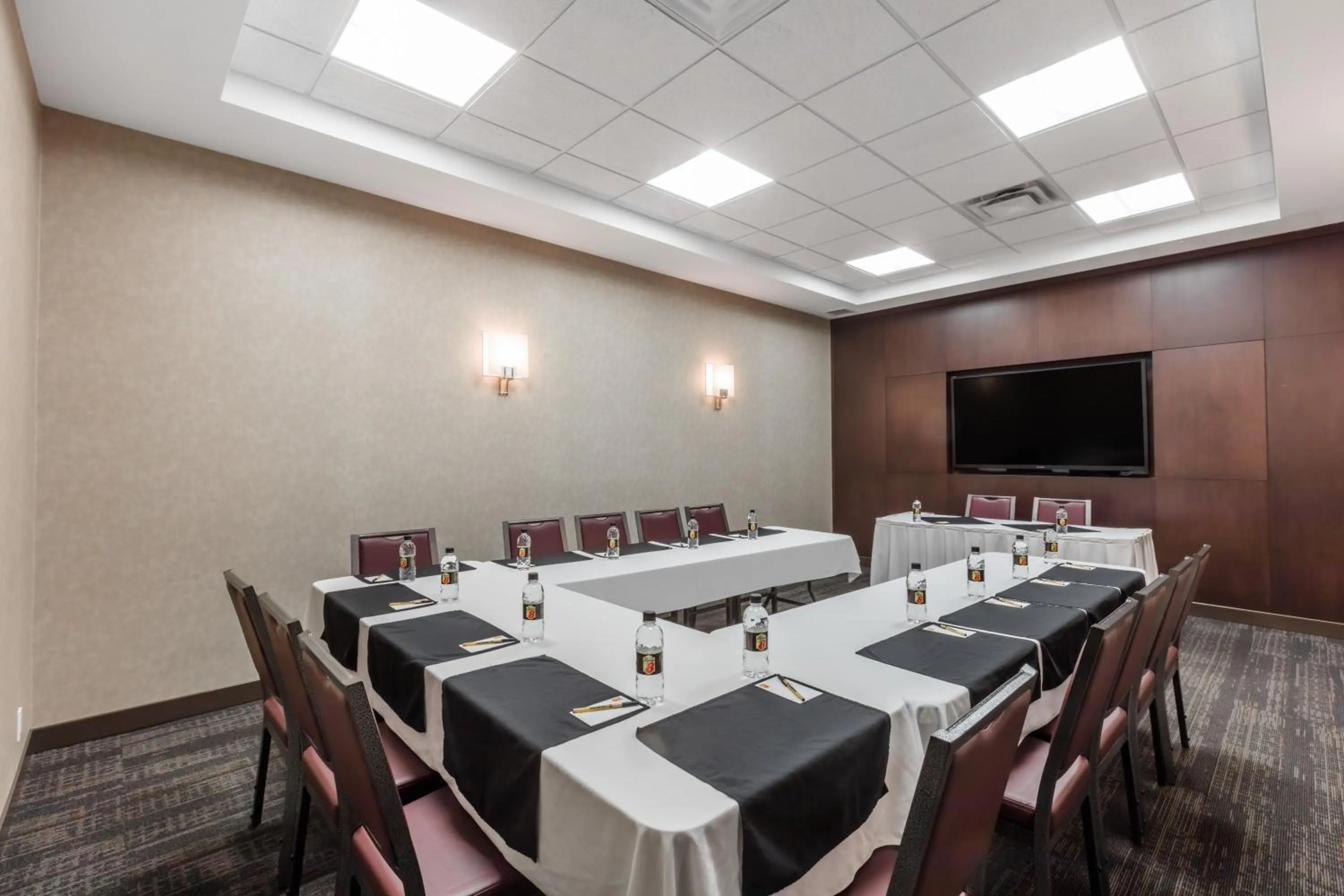 Banquet/Function facilities in Siding 16 Lodge