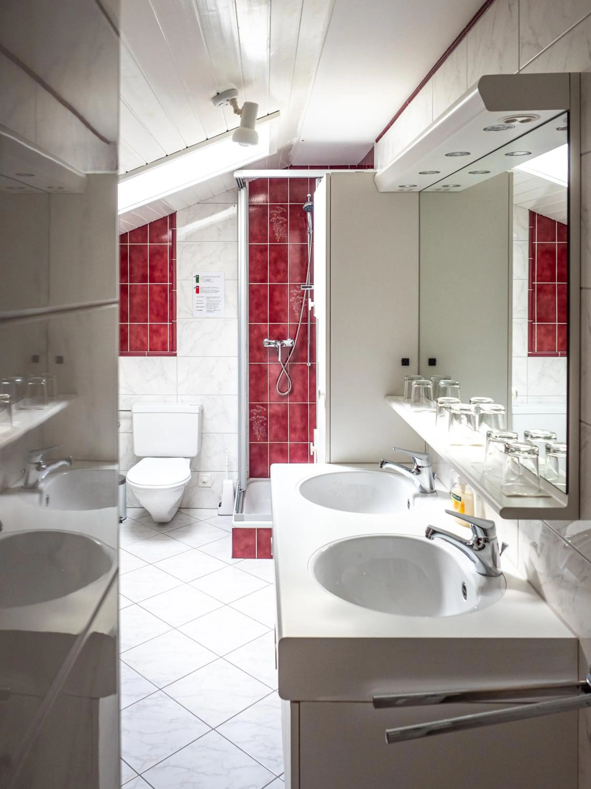 Shower in Hotel Gletscherblick Grindelwald