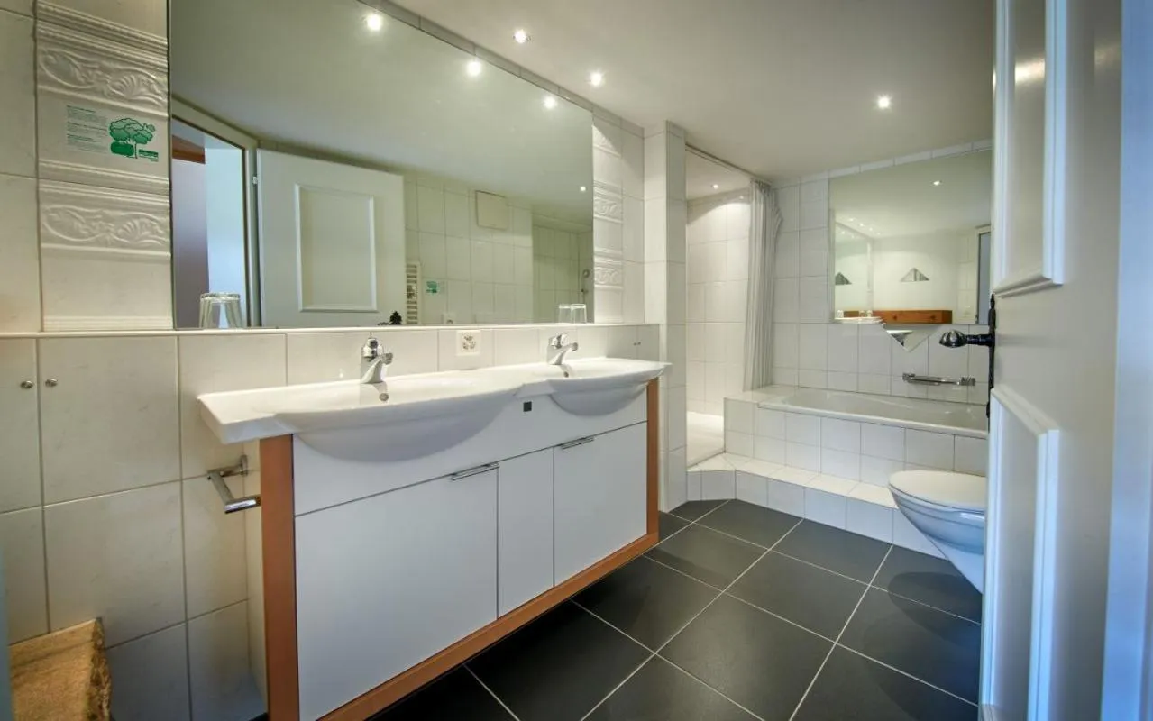 Shower in Hotel Gletscherblick Grindelwald