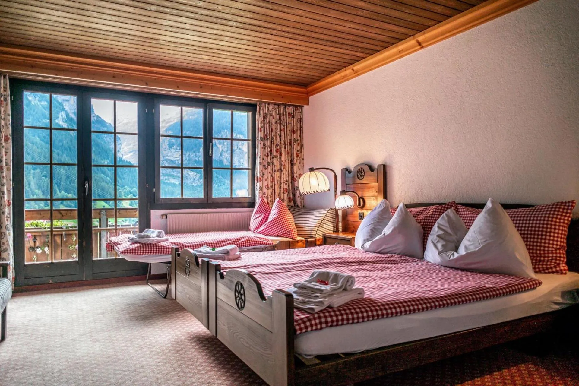 Bed in Hotel Gletscherblick Grindelwald