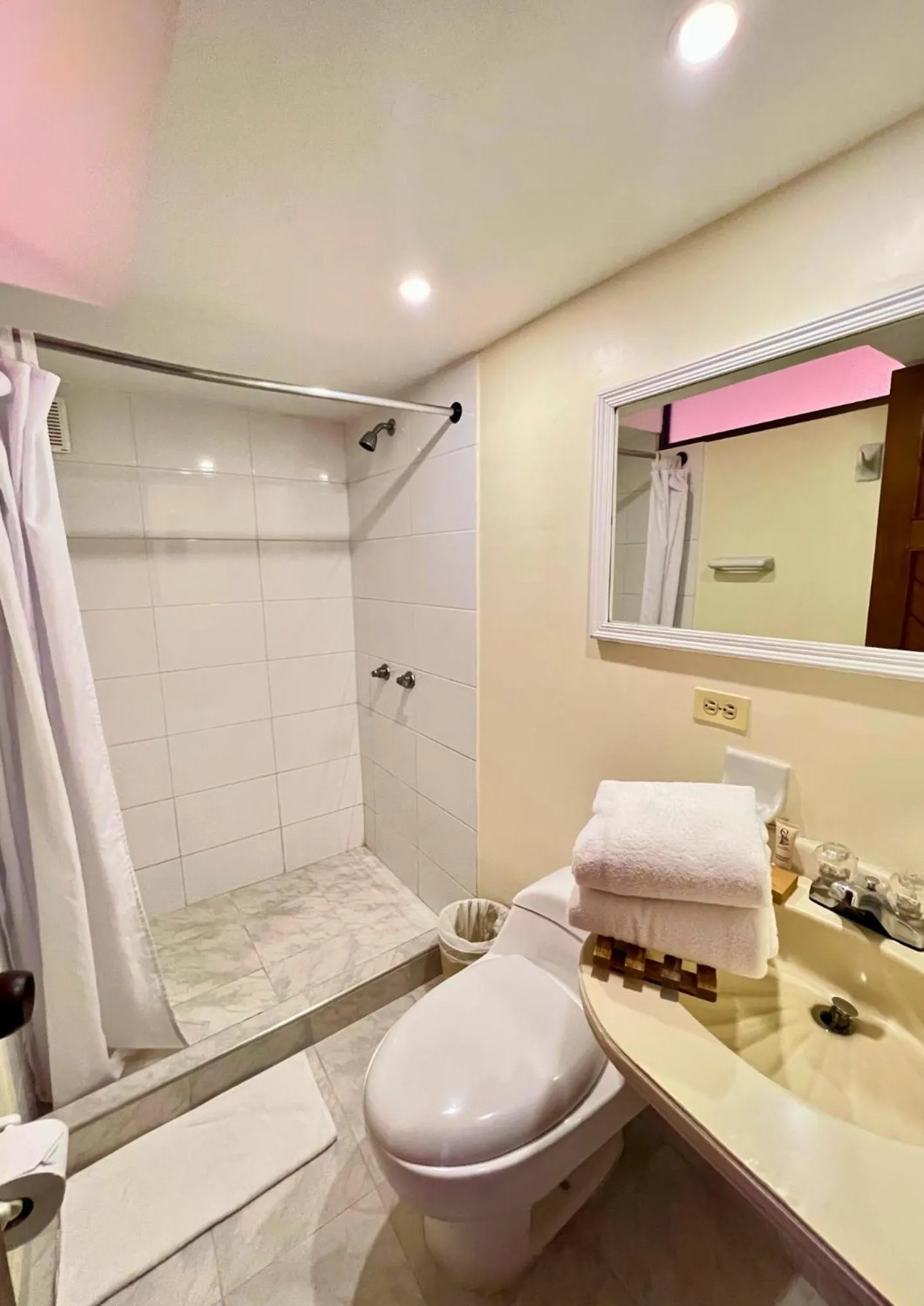 Shower in Hotel Casa Ballesteros