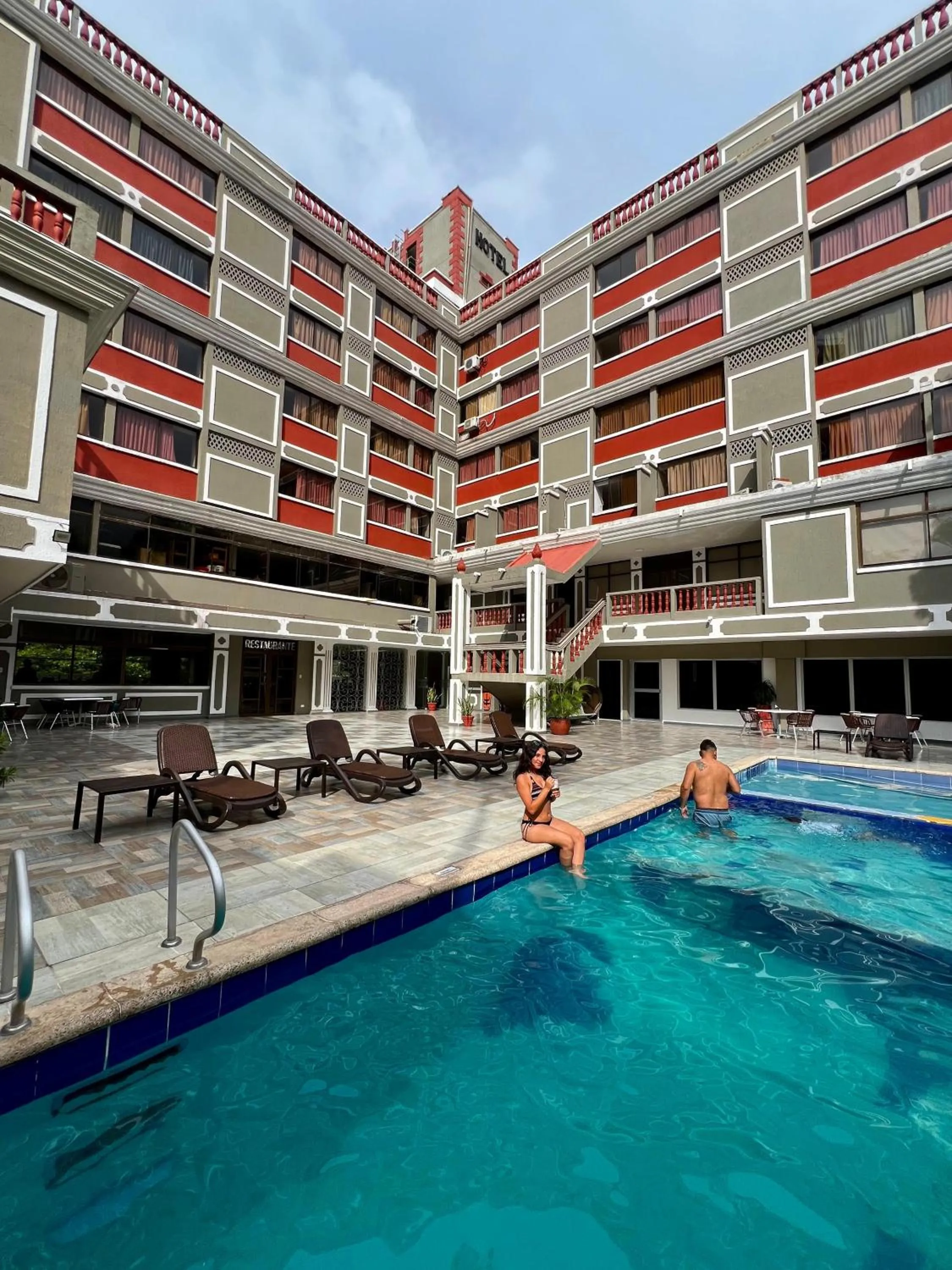 Swimming pool in Hotel Casa Ballesteros