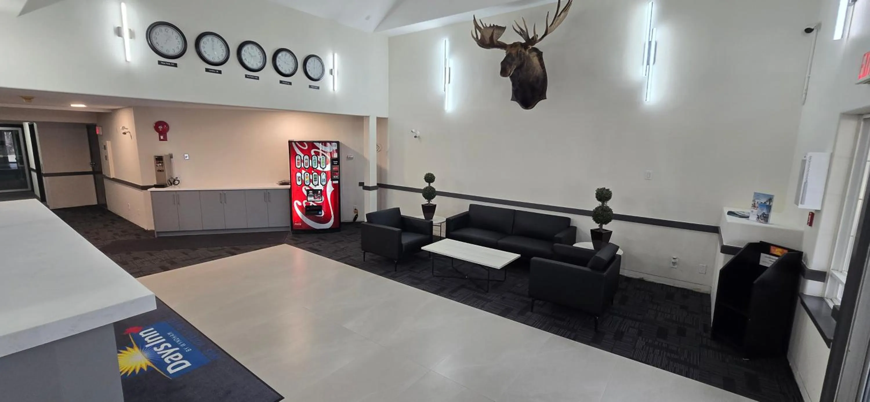 Lobby or reception in Days Inn by Wyndham Valemount
