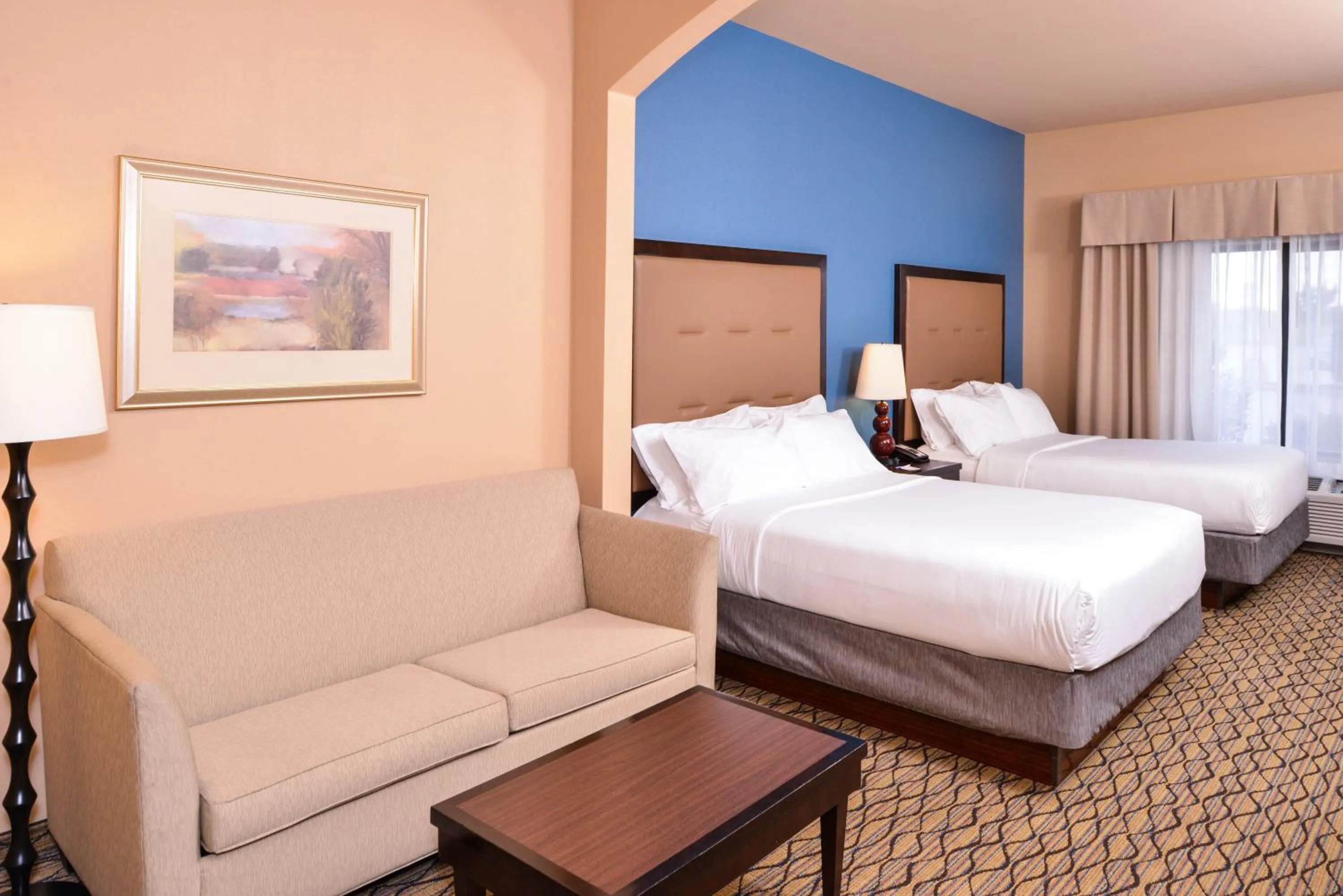 Photo of the whole room, Bed in Holiday Inn Express & Suites Wichita Falls by IHG