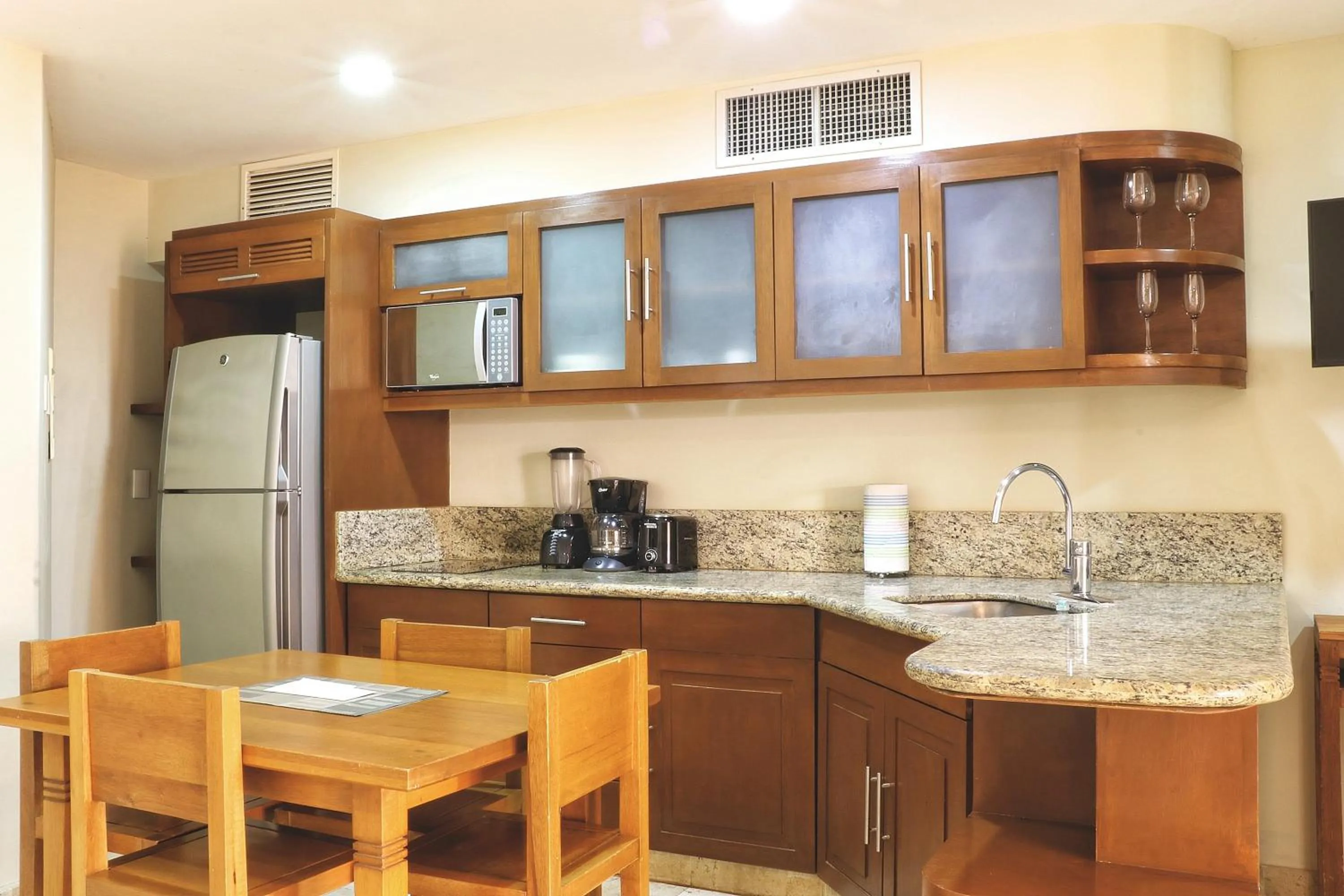 Coffee/tea facilities in Acanto Hotel Playa del Carmen, Trademark Collection by Wyndham