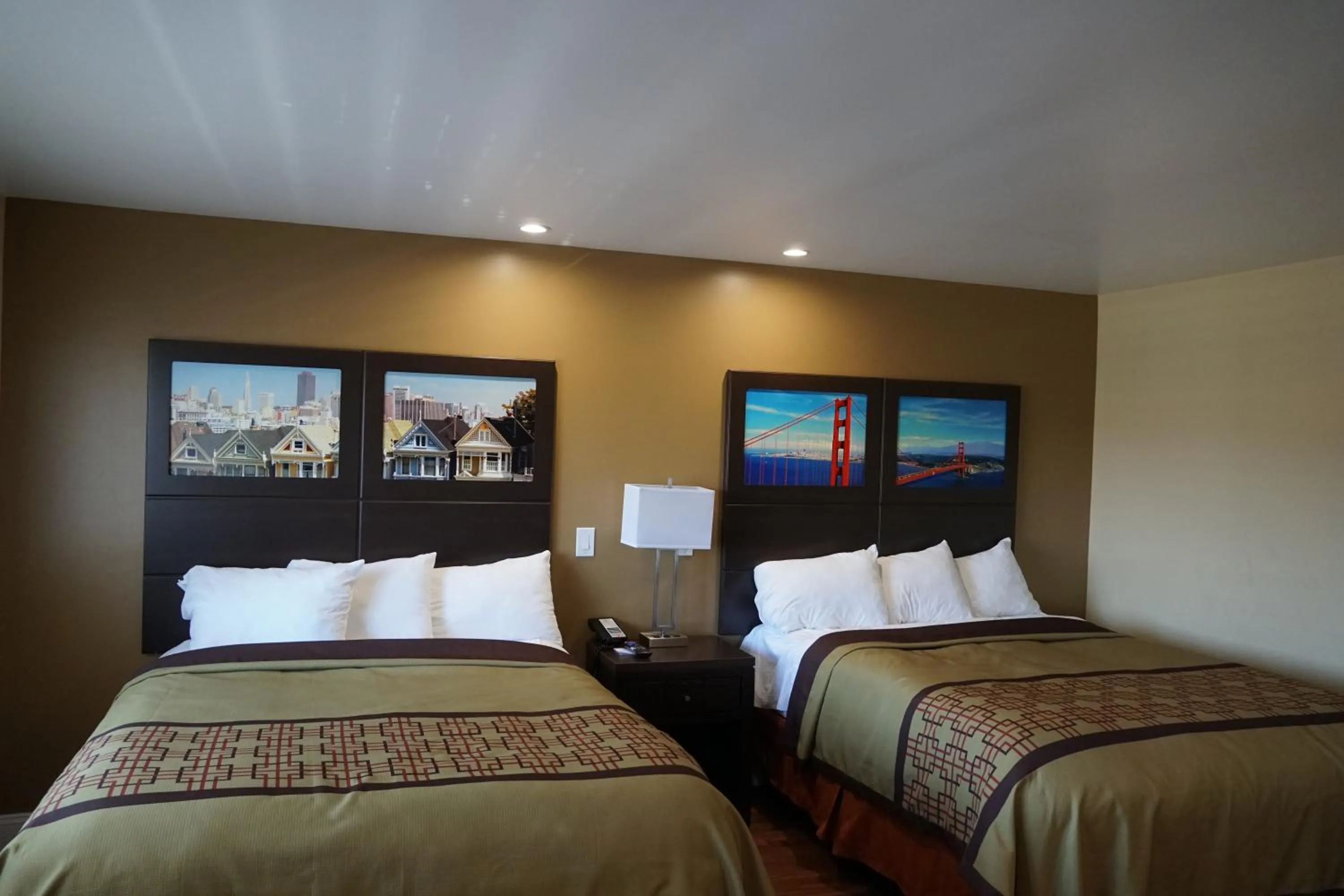 Bed in Muir Woods Lodge