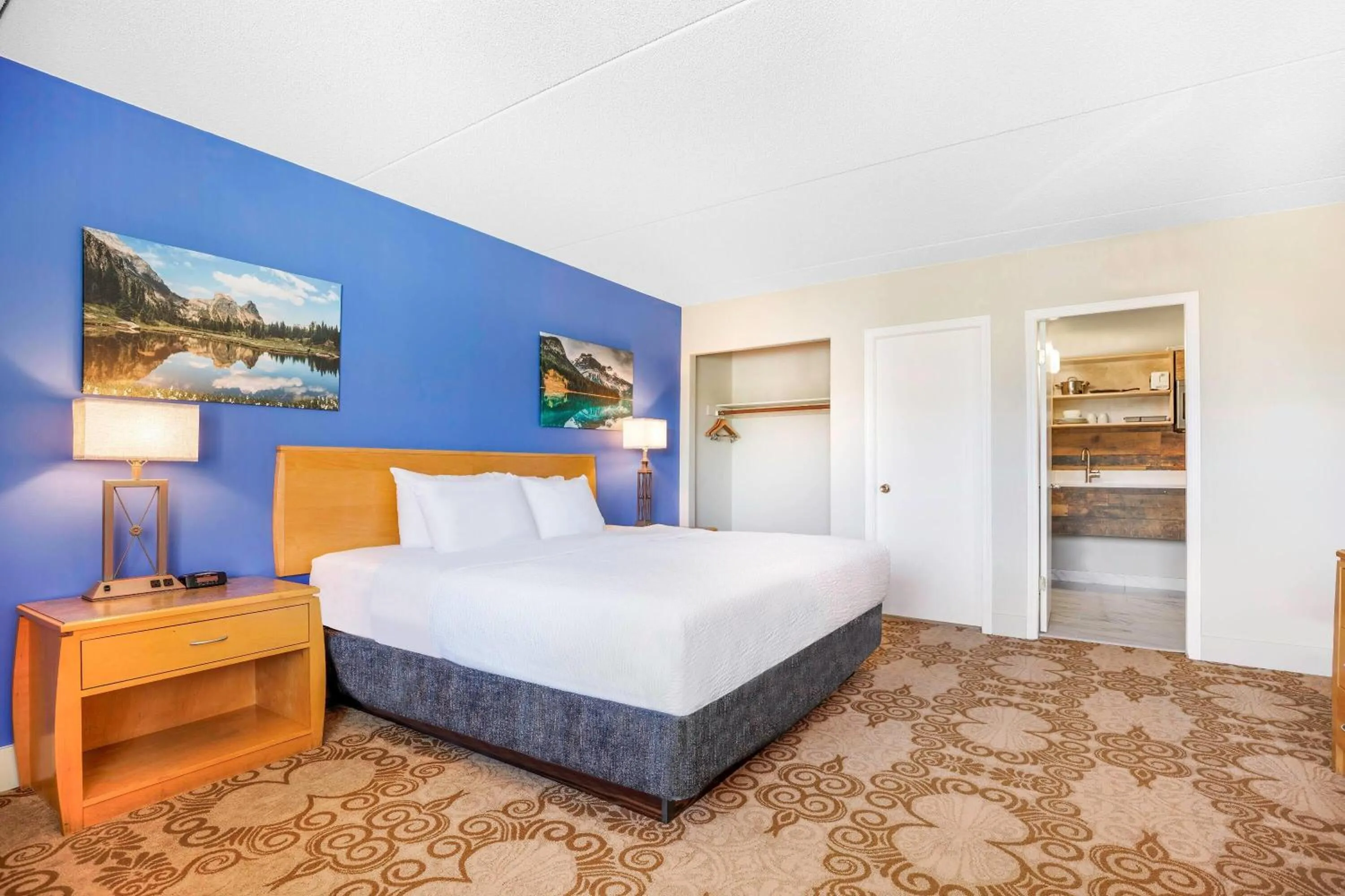 Bed in Days Inn by Wyndham Golden