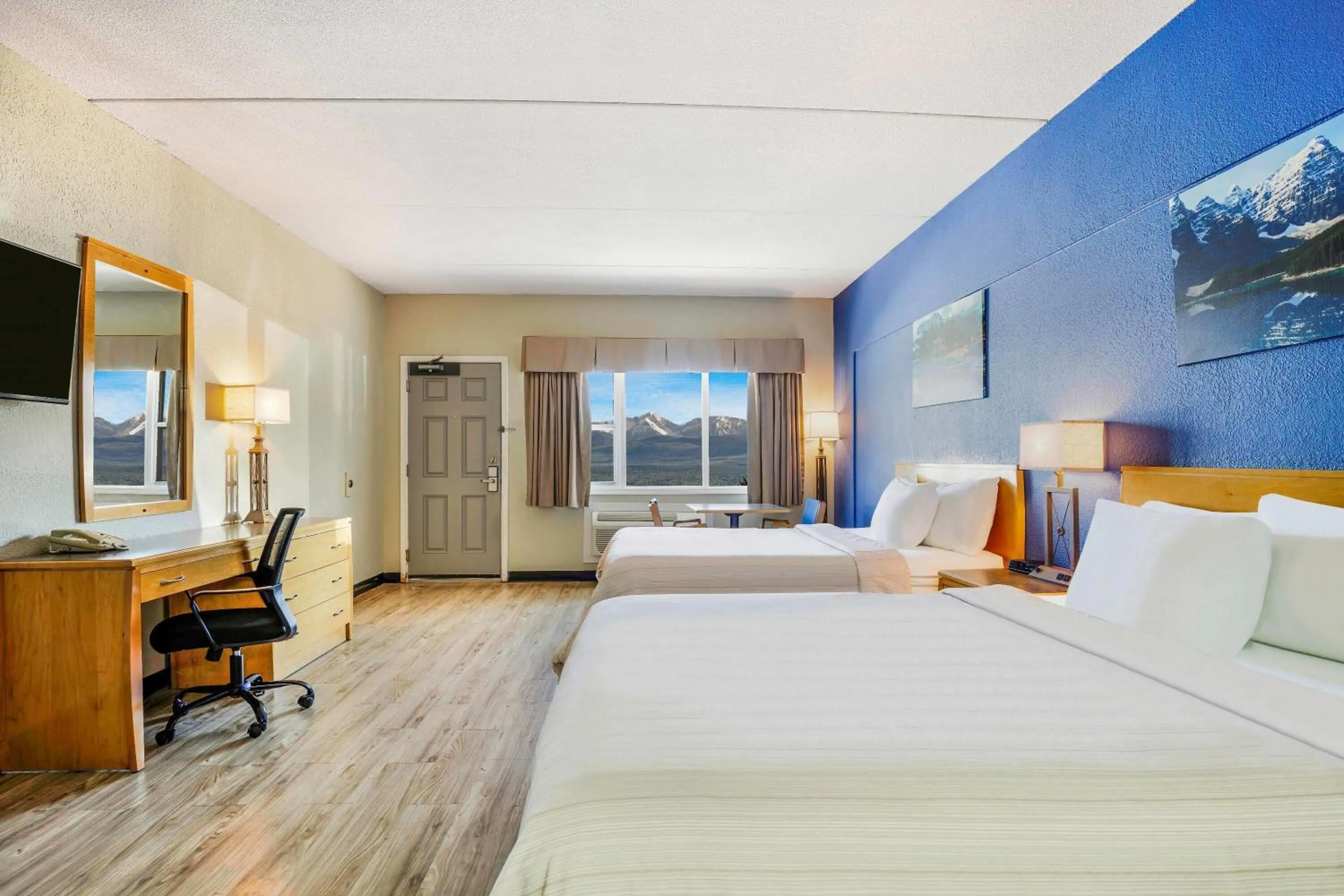 Bed in Days Inn by Wyndham Golden