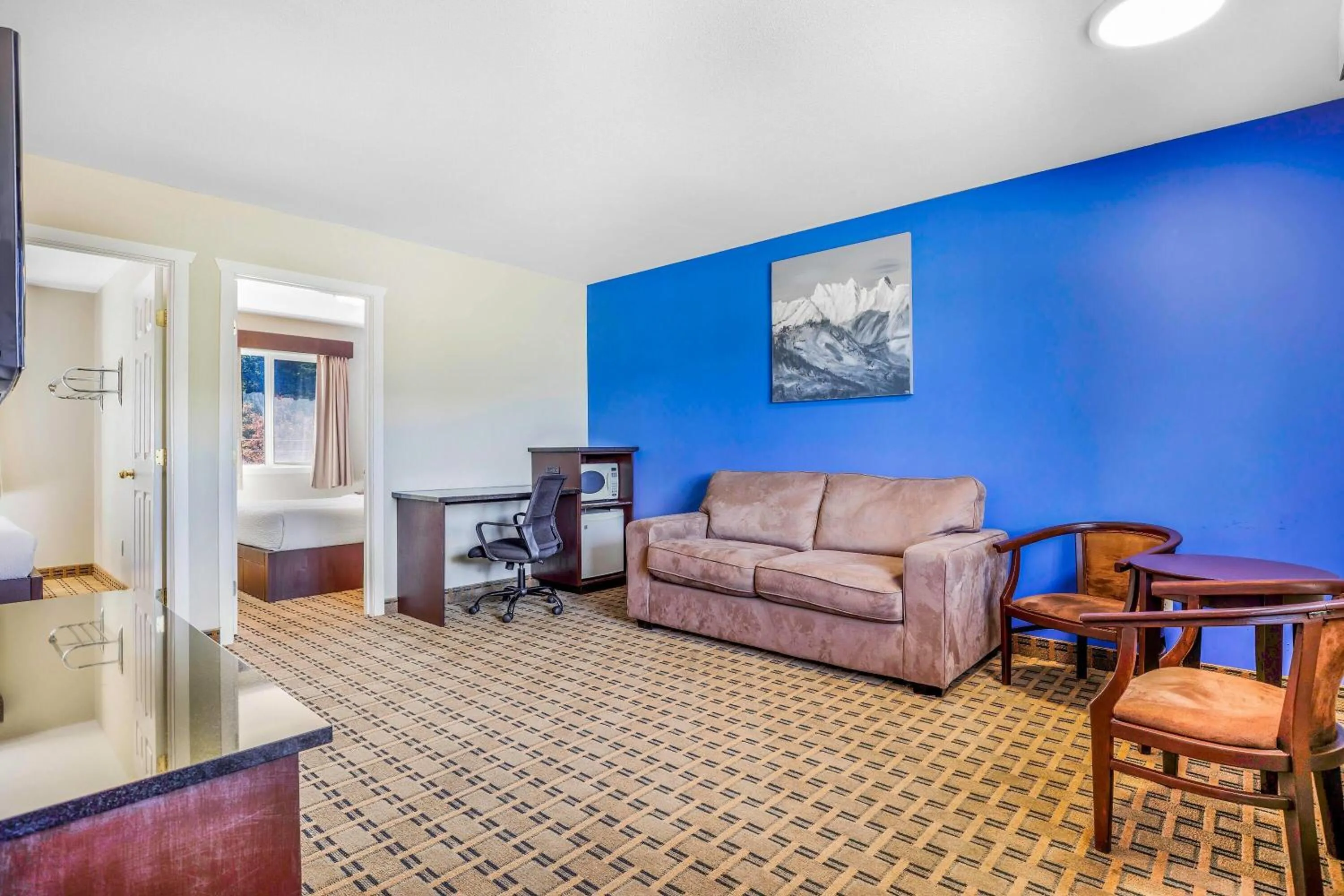 Photo of the whole room in Days Inn by Wyndham Golden